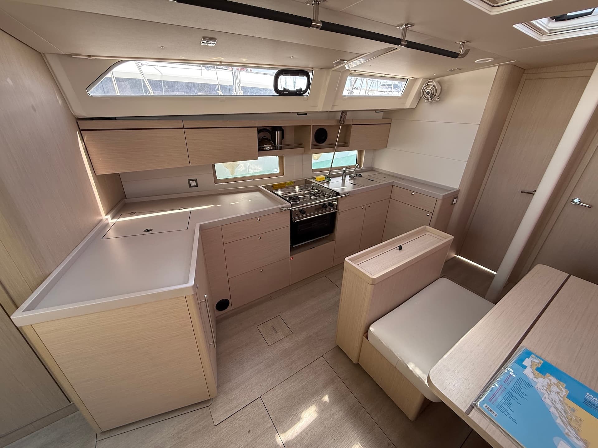 Oceanis 46.1 - photo 5