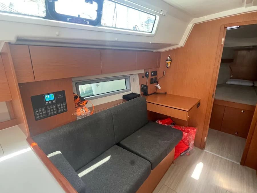Bavaria C42 - photo 11