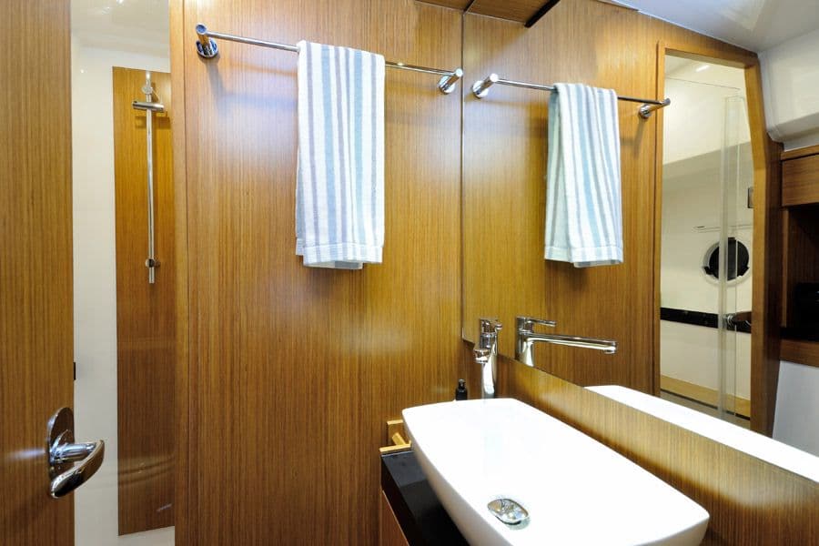 Bavaria Virtess 420 Fly - photo 14