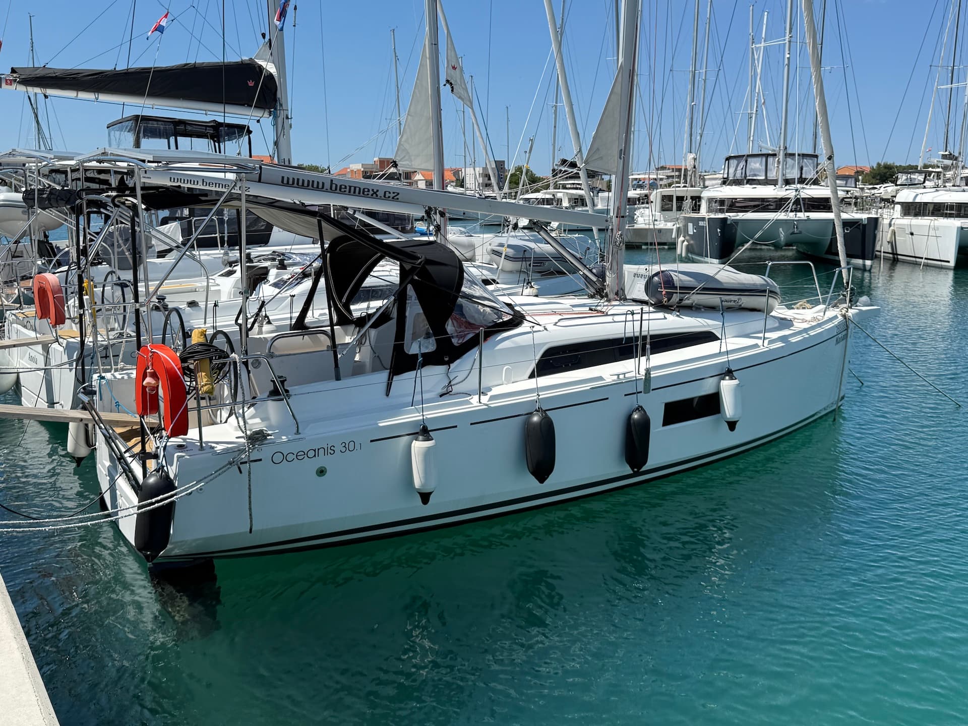 Oceanis 30.1 - photo