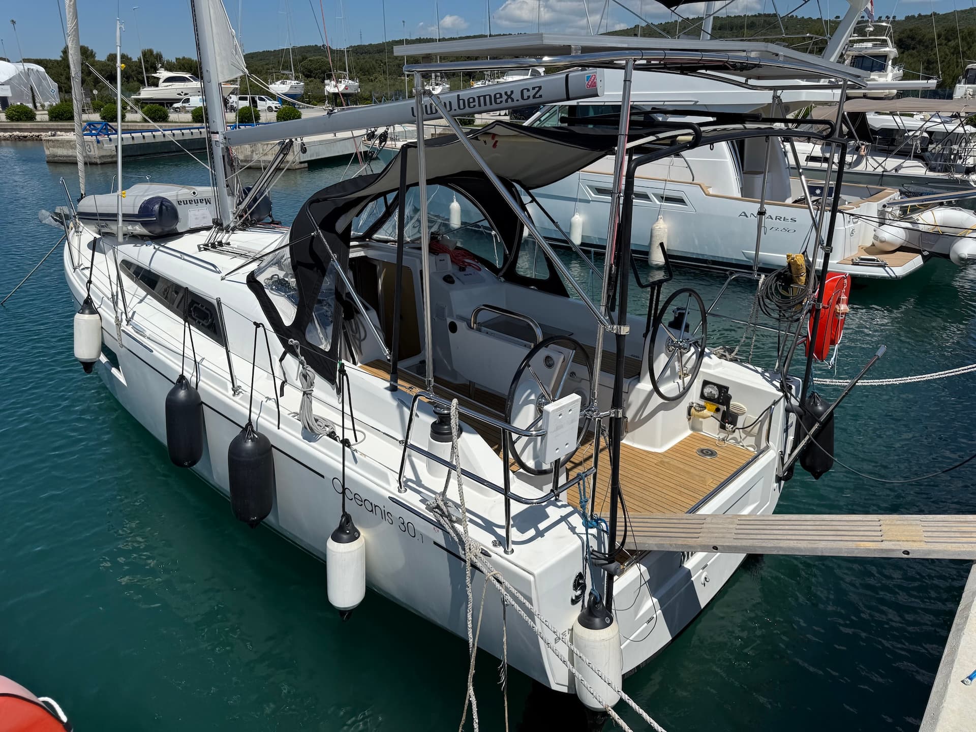 Oceanis 30.1 - photo 8