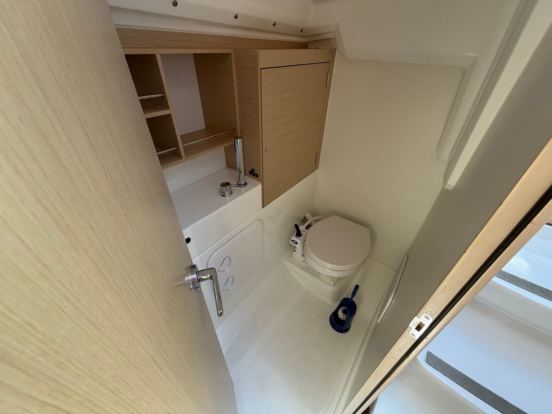 Oceanis 30.1 - photo 10