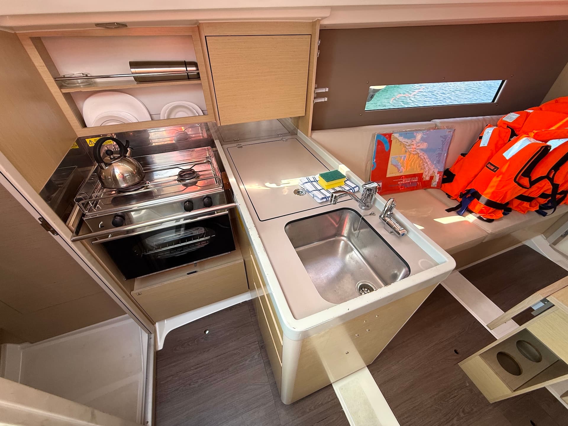 Oceanis 30.1 - photo 11