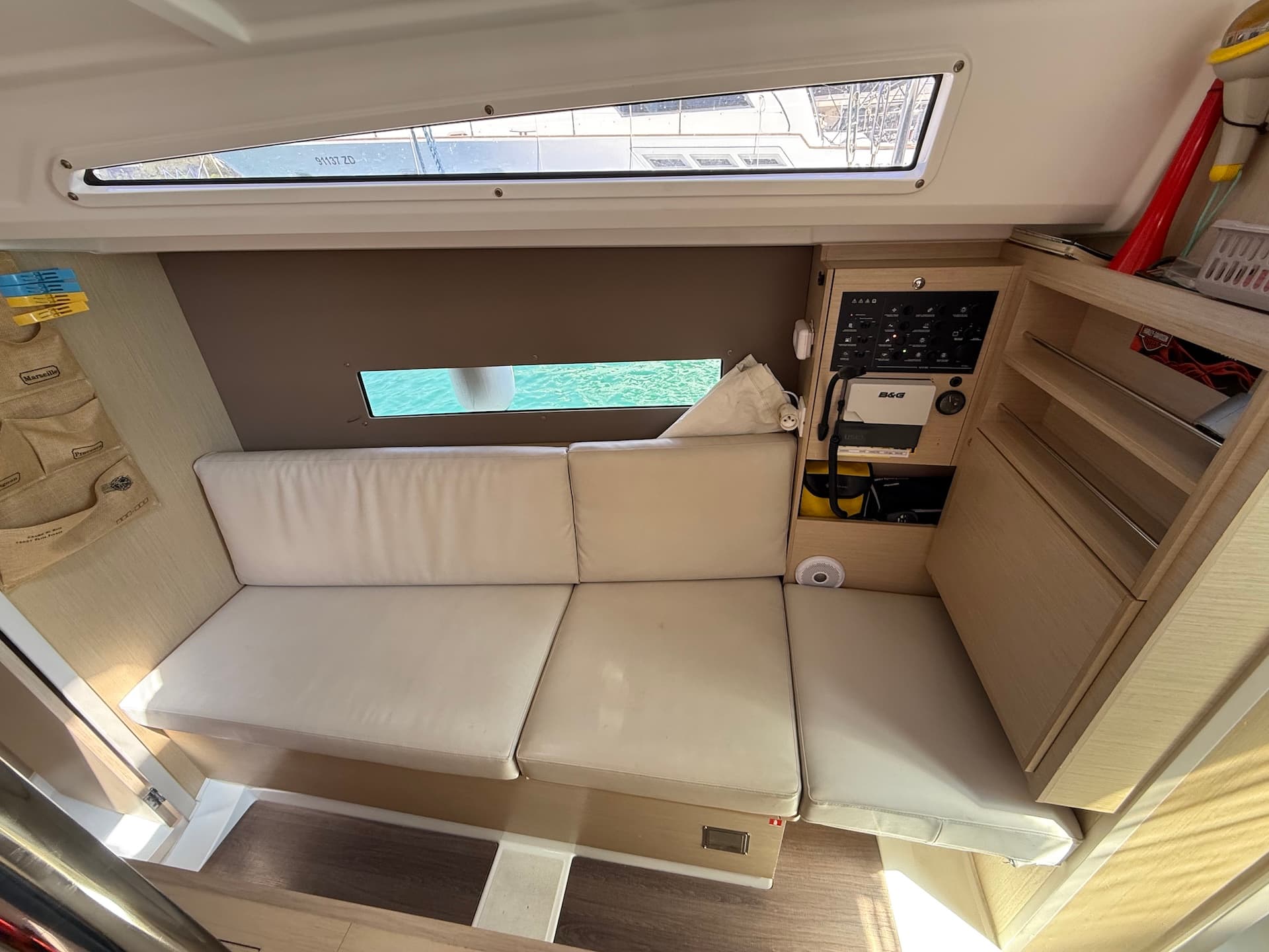 Oceanis 30.1 - photo 7