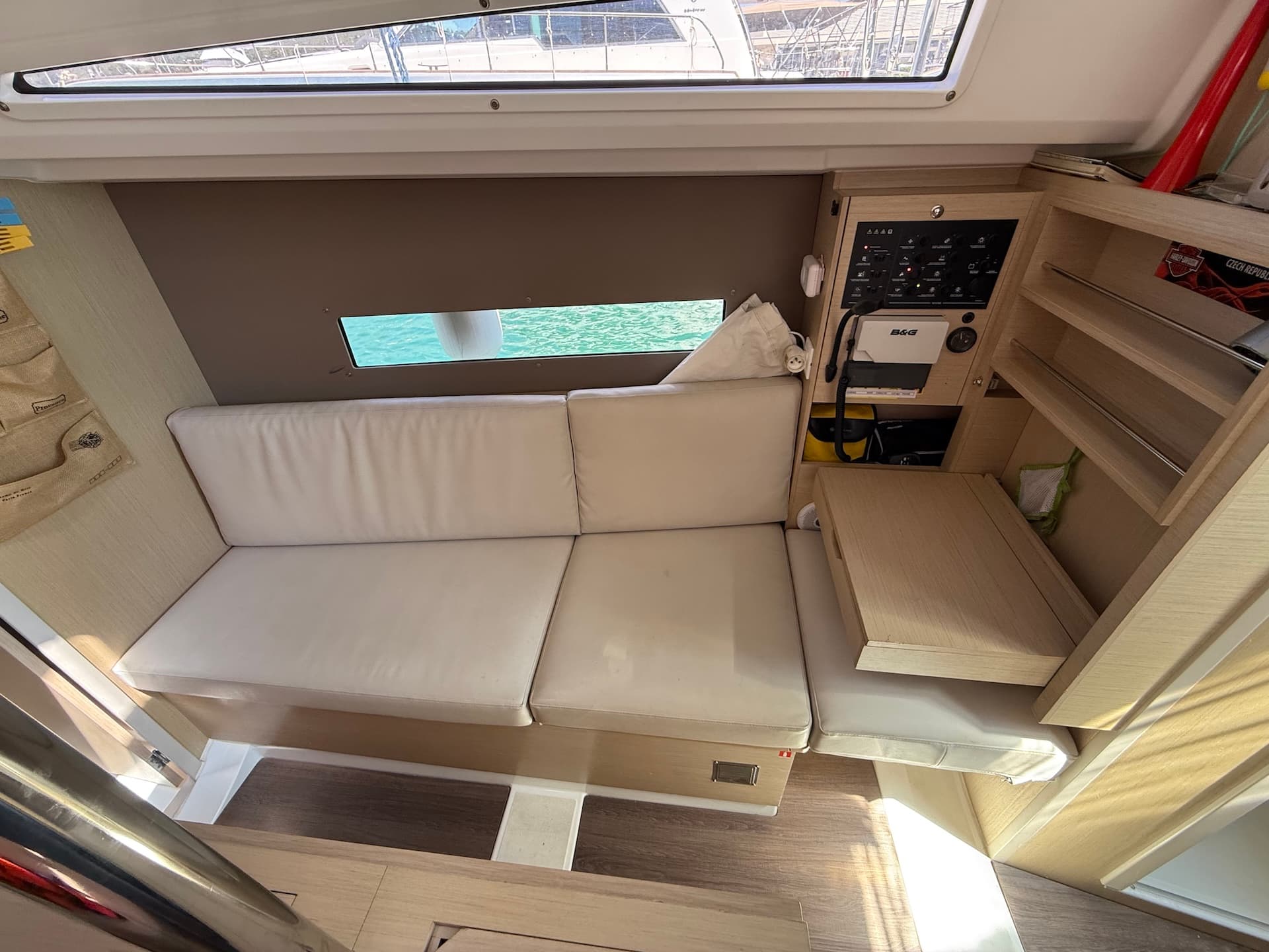 Oceanis 30.1 - photo 4