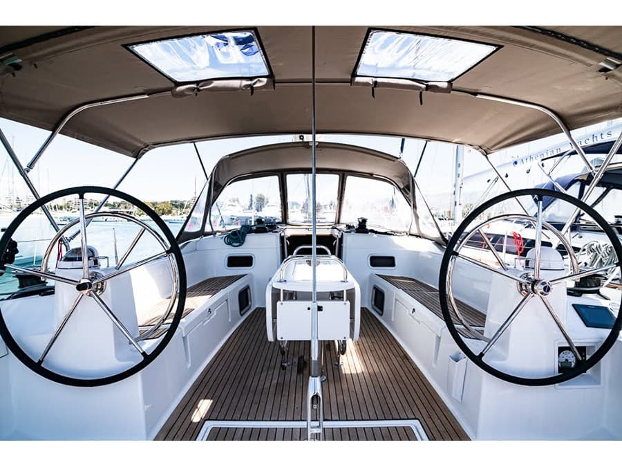 Sun Odyssey 519 - photo