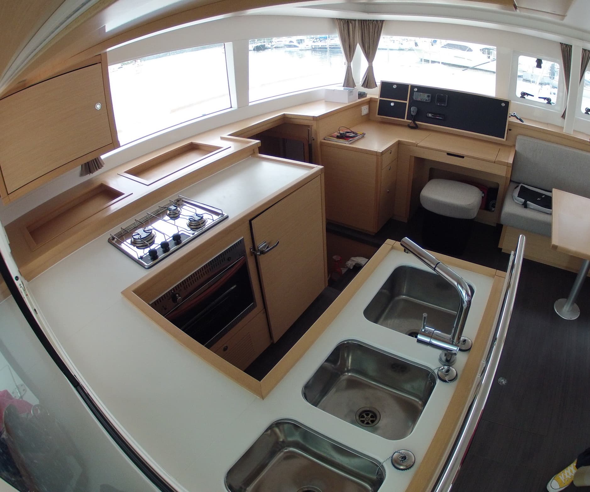 Lagoon 450 - photo 9