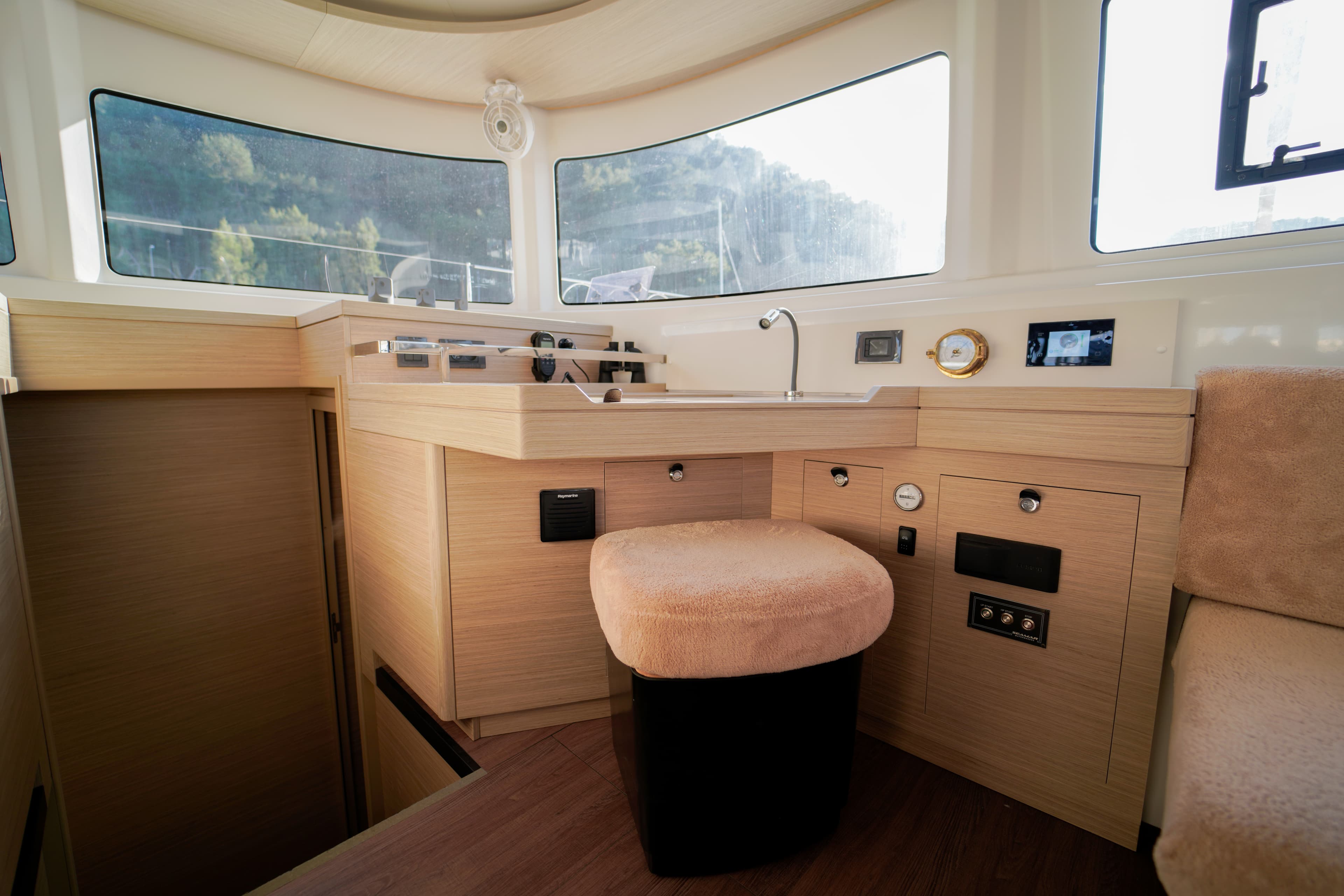 Lagoon 46  - photo 13