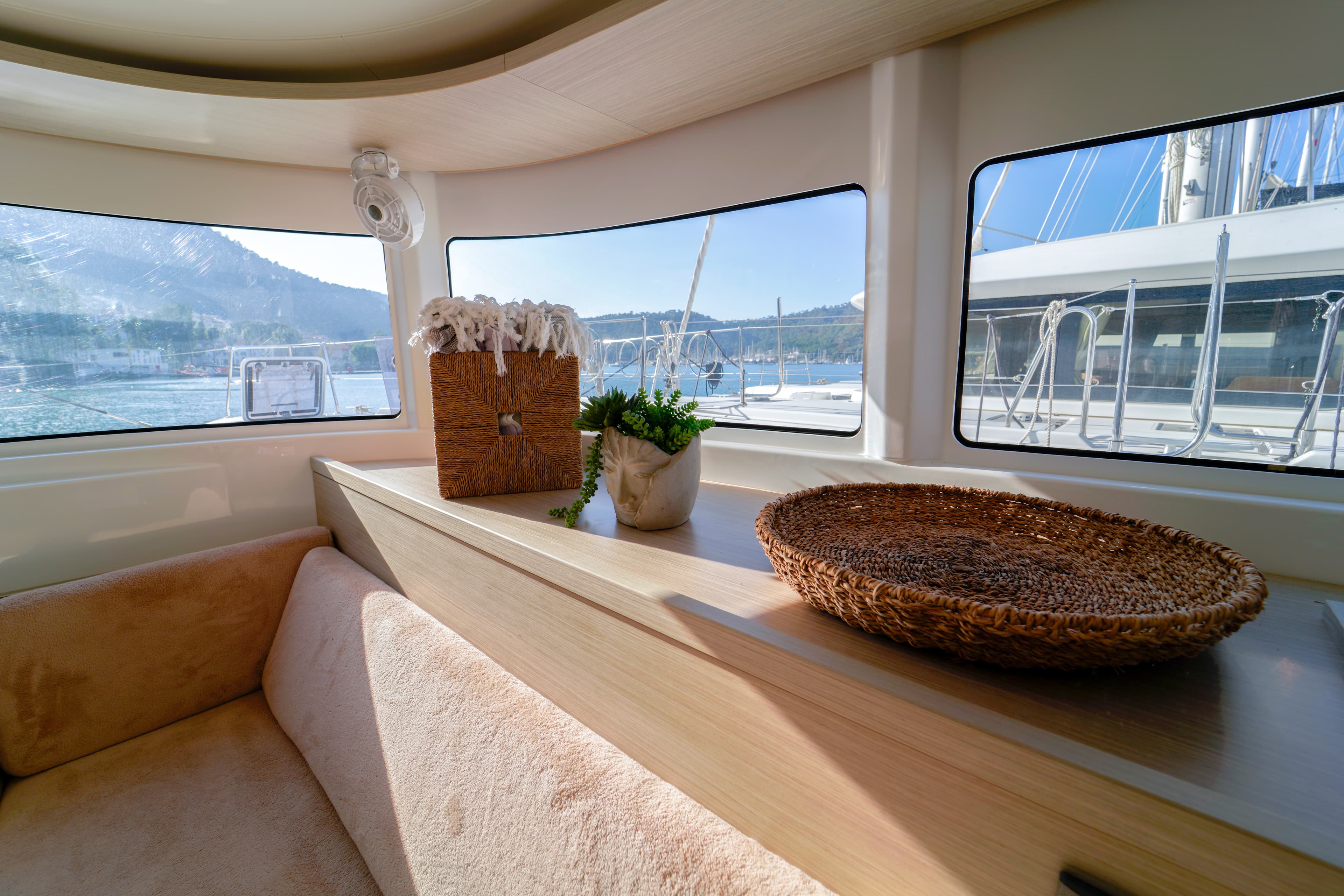 Lagoon 46  - photo 9