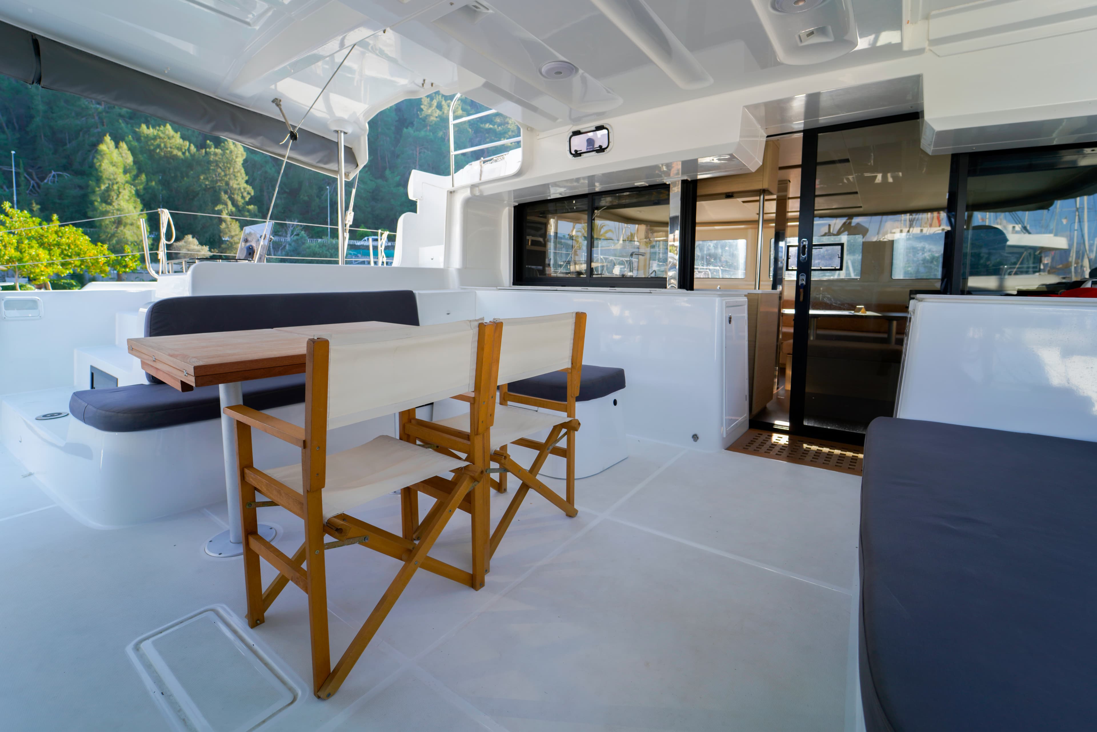 Lagoon 46  - photo 6