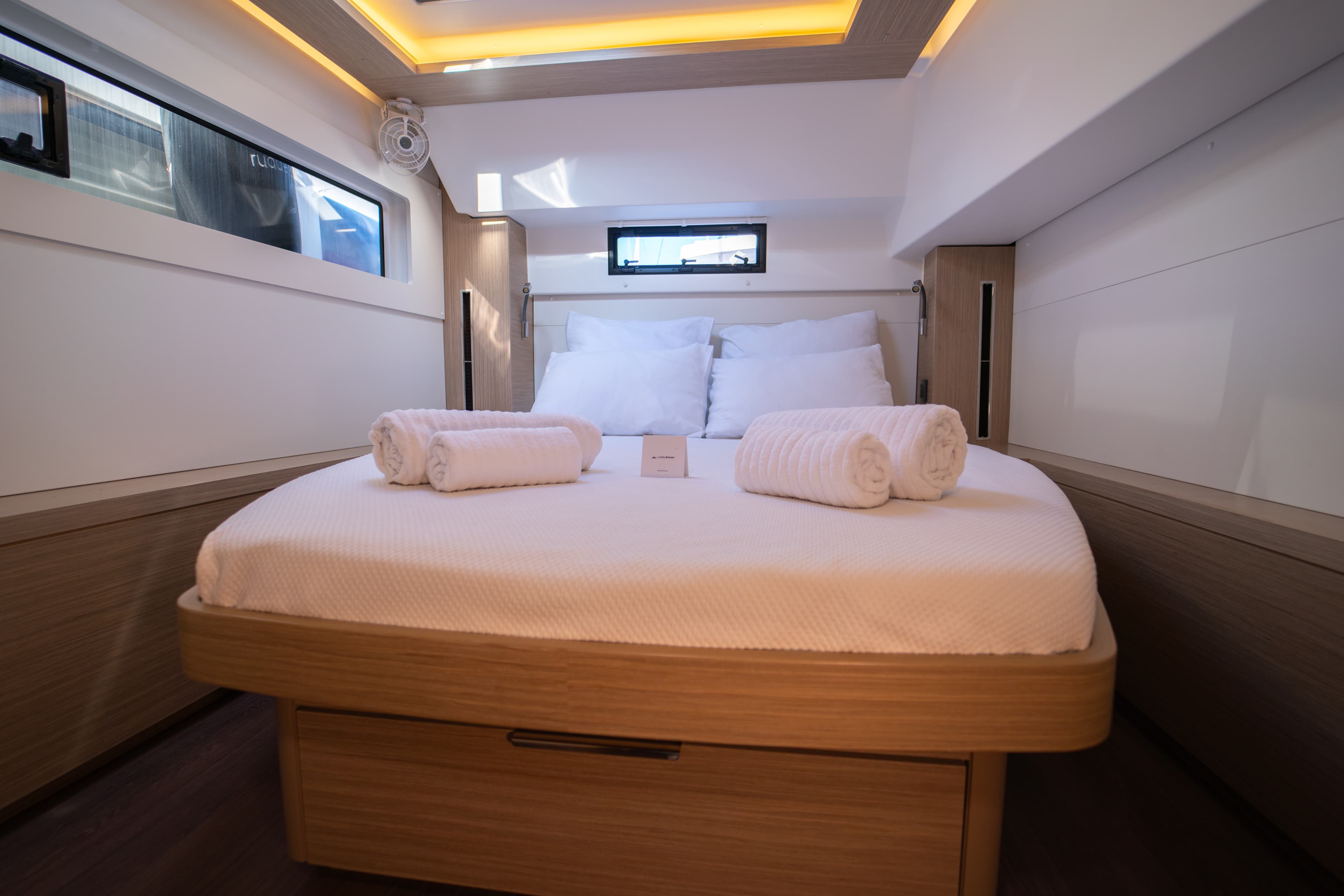 Lagoon 46  - photo 7