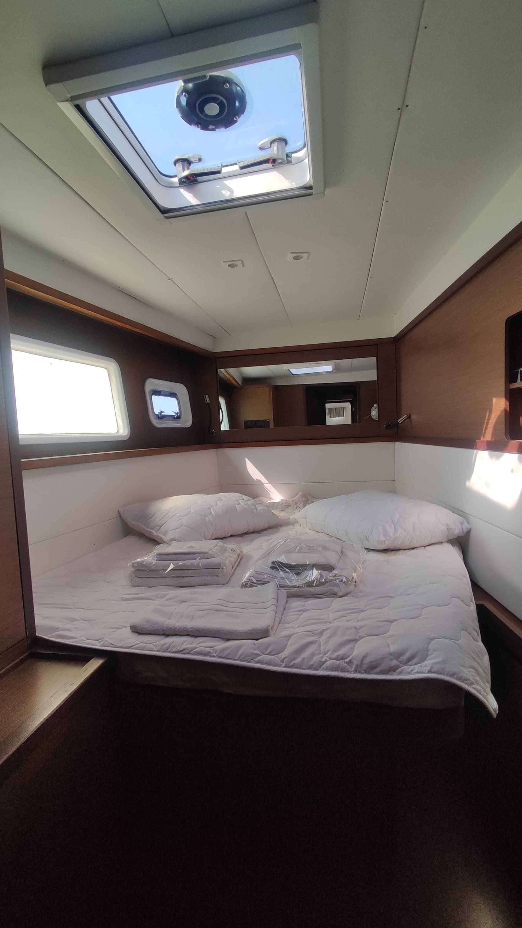 Lagoon 450 Fly - photo 4