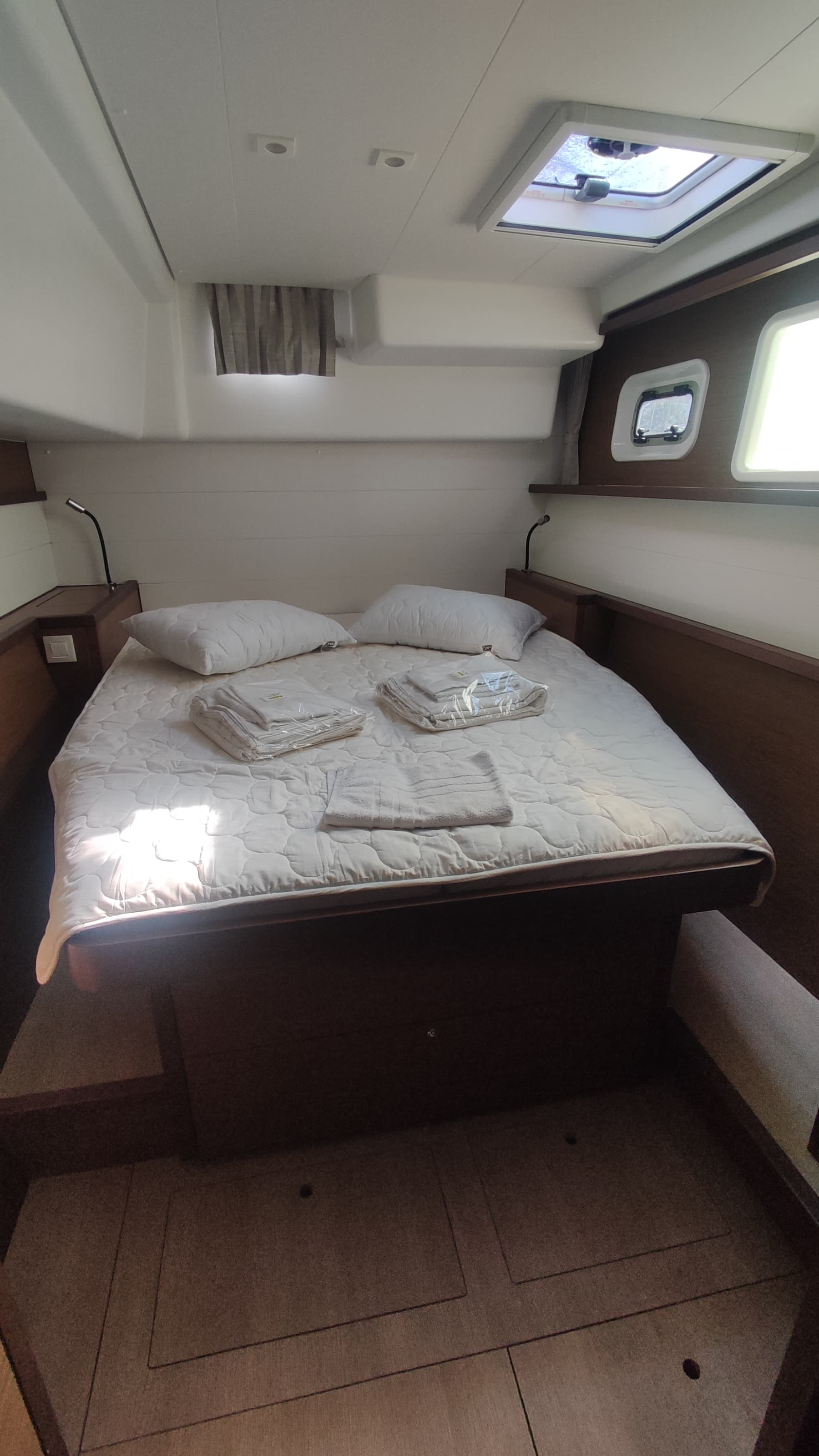 Lagoon 450 Fly - photo 6