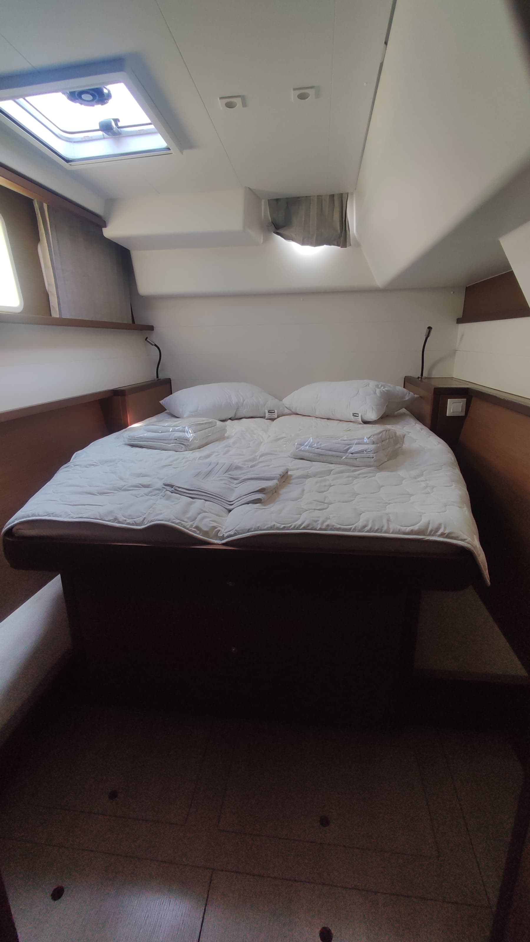 Lagoon 450 Fly - photo 7