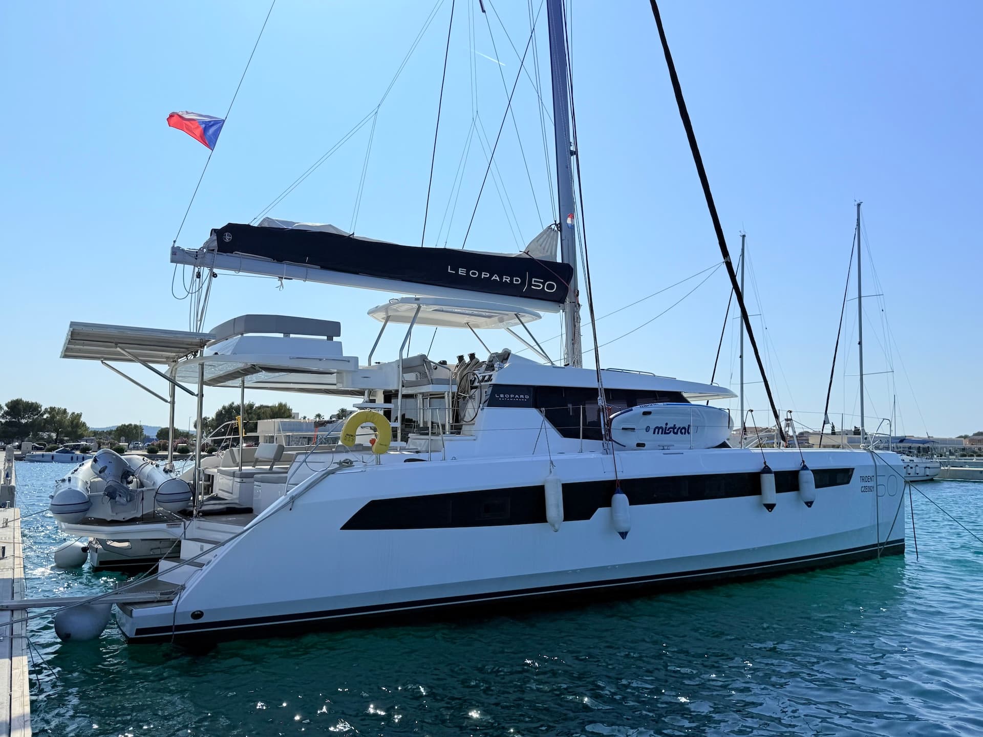 Leopard 50 - photo 17