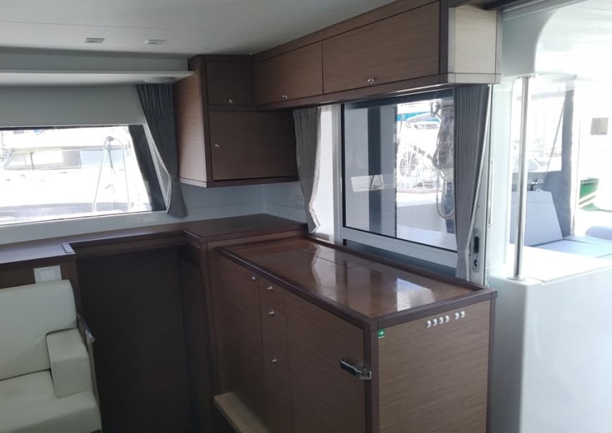 Lagoon 450 Fly - photo 5