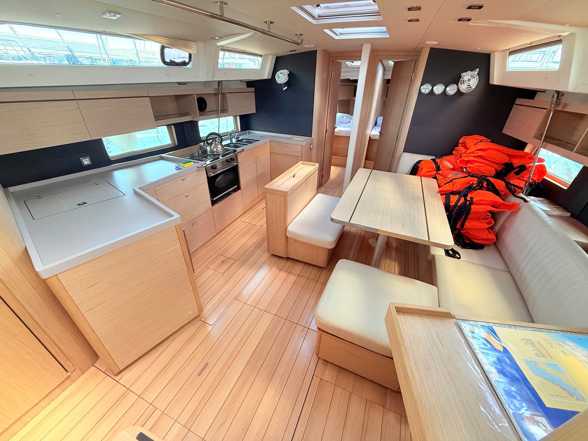 Oceanis 46.1 - photo 9