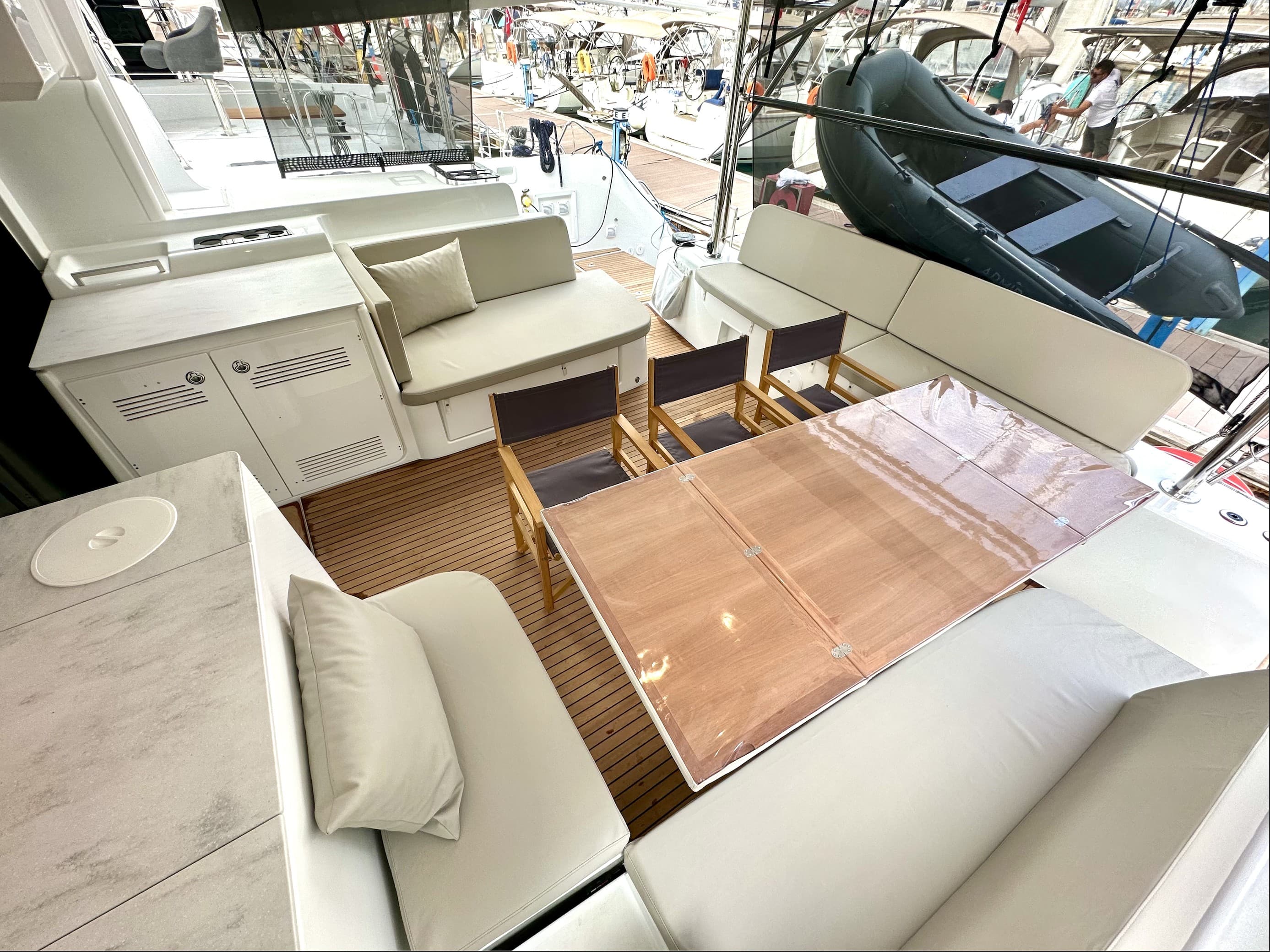 Lagoon 46  - photo 13