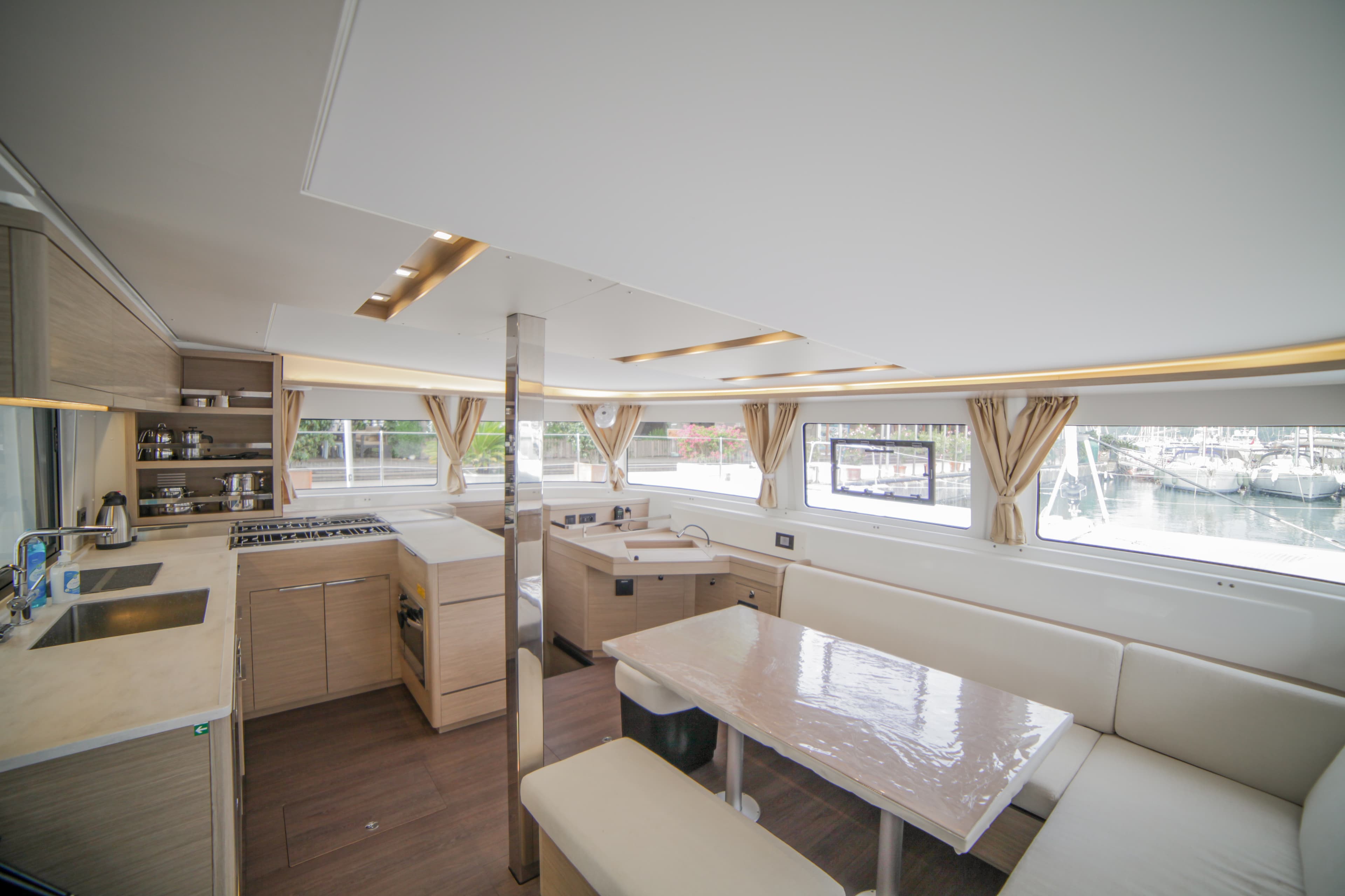 Lagoon 46  - photo 15