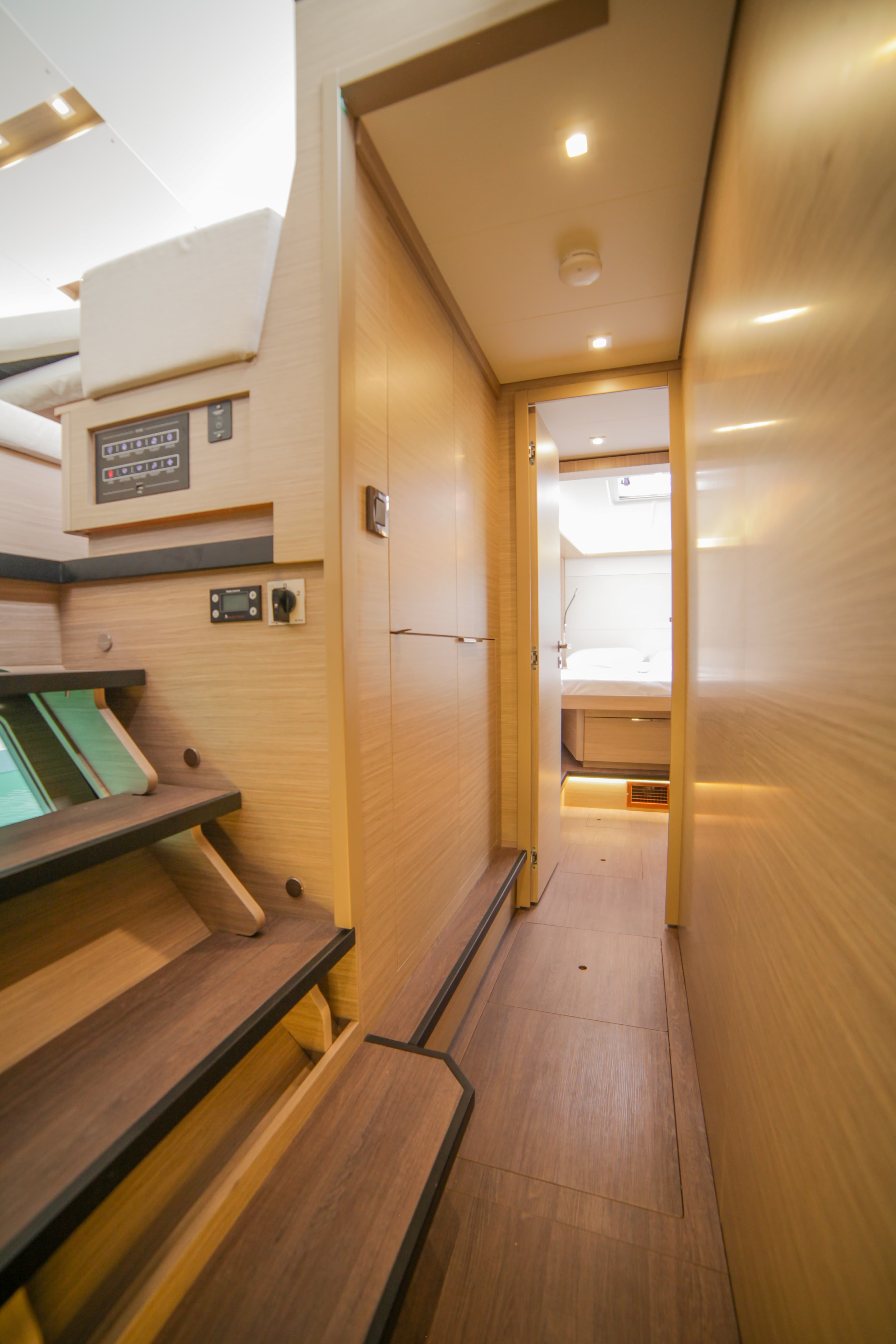 Lagoon 46  - photo 11