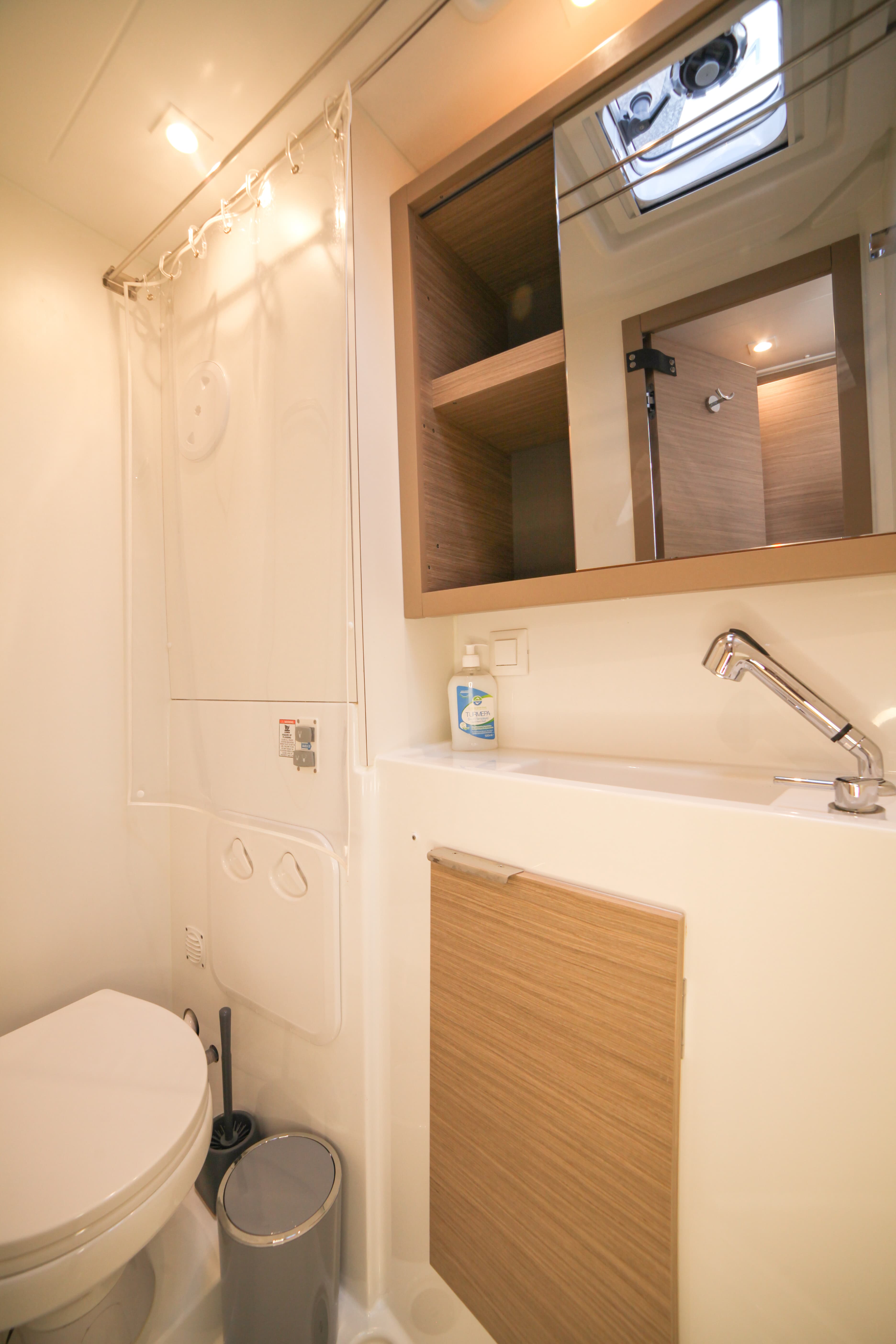 Lagoon 40 - photo 10