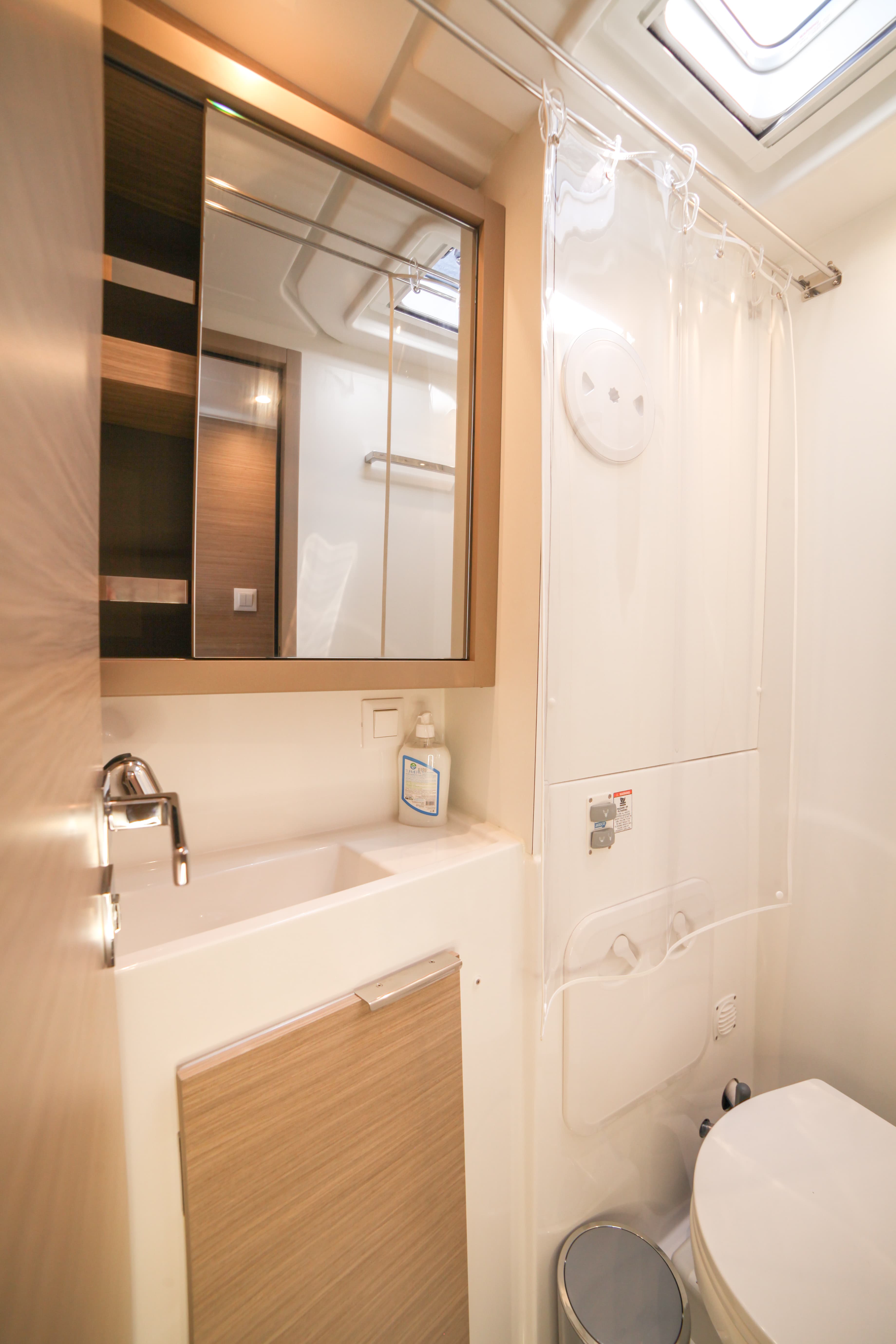 Lagoon 40 - photo 14