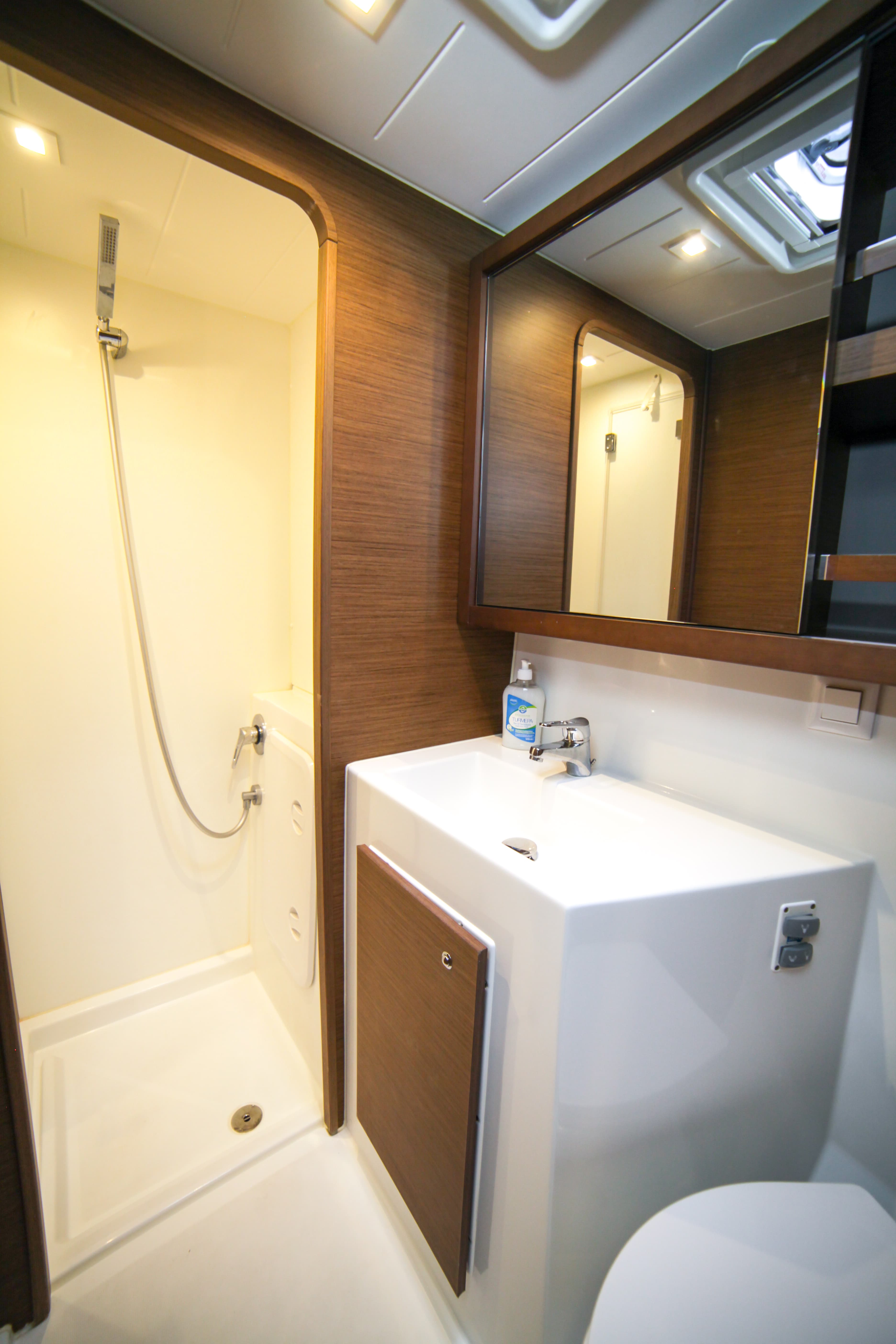 Lagoon 42 - photo 13