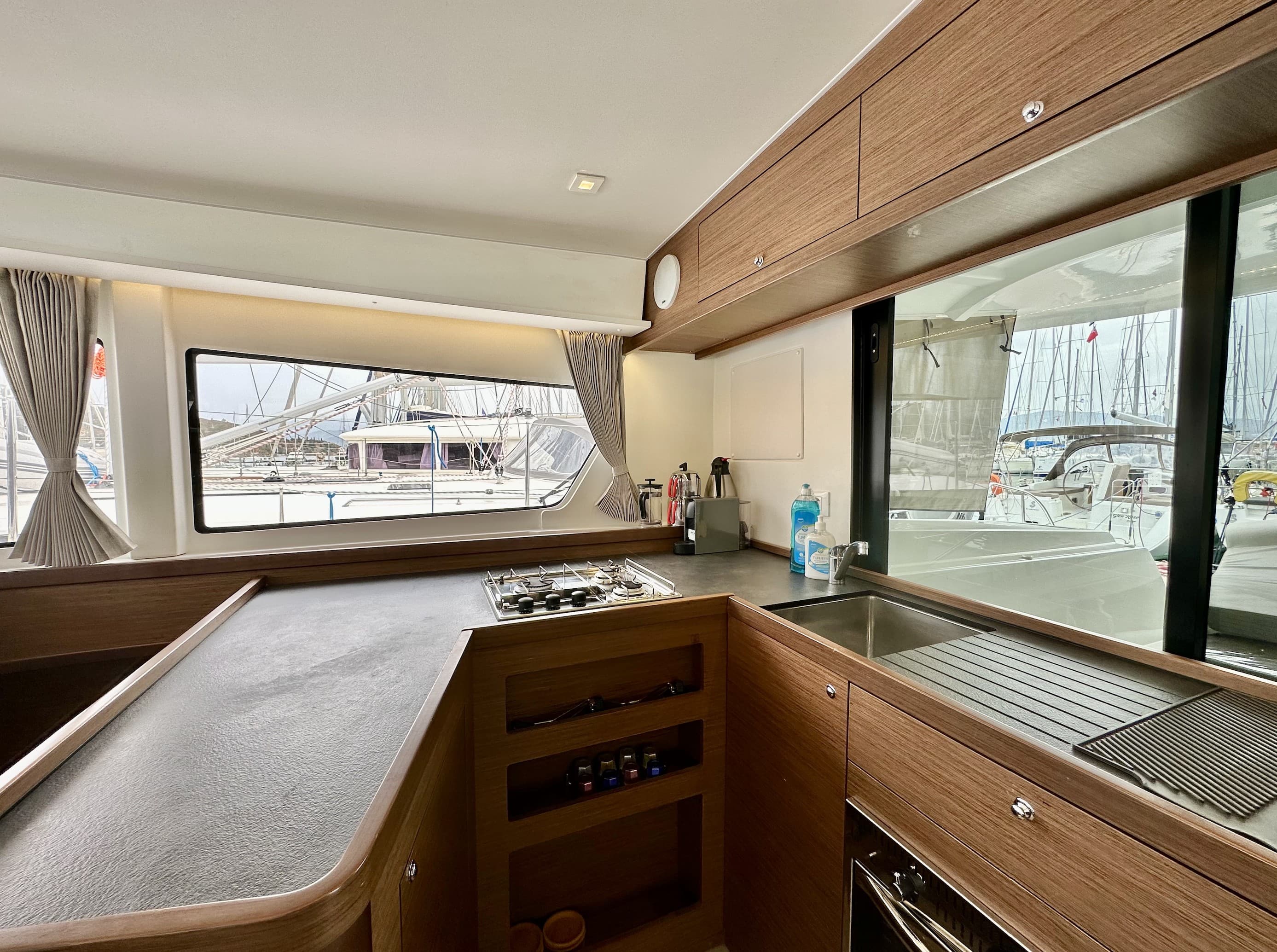 Lagoon 42 - photo 16