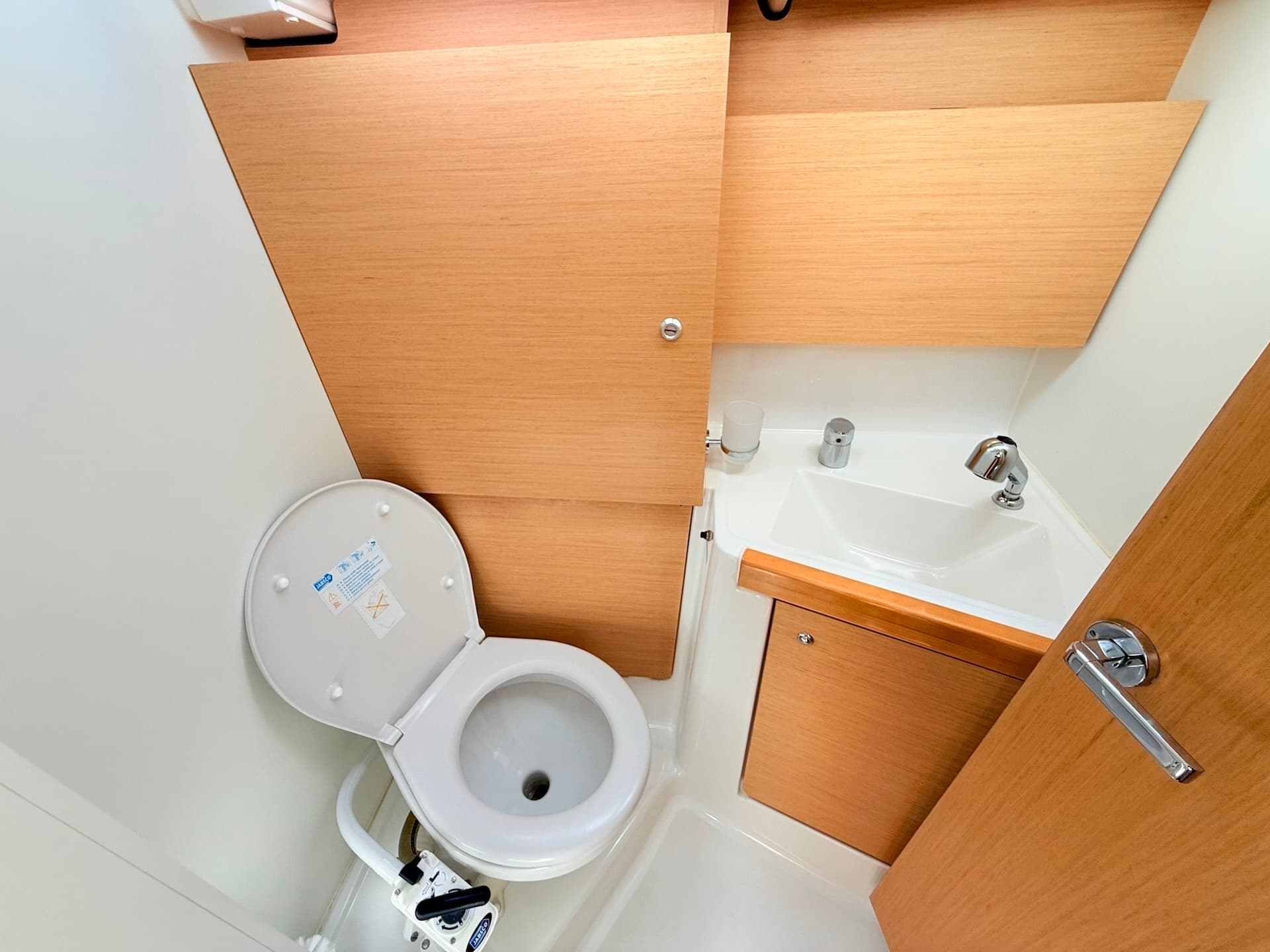 Oceanis 38.1 - photo 16