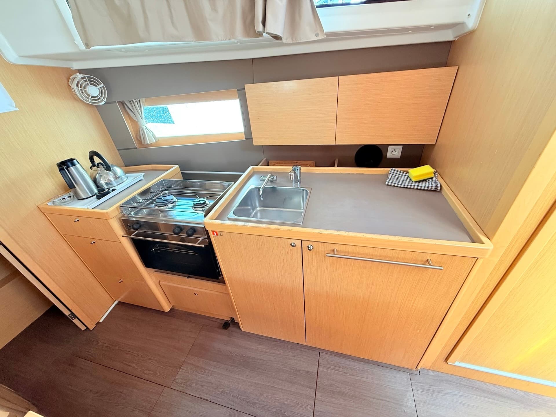 Oceanis 38.1 - photo 11