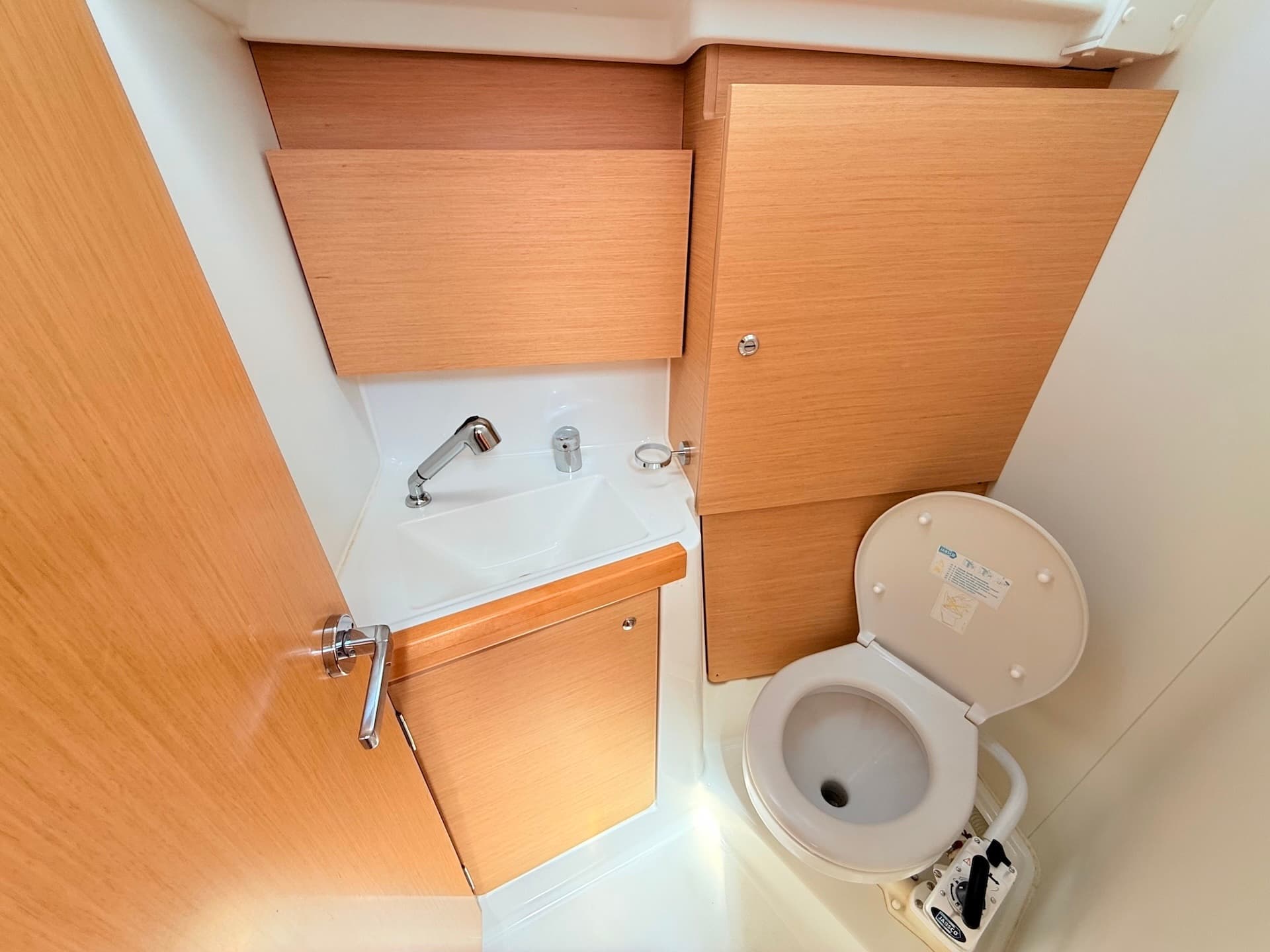 Oceanis 38.1 - photo 15