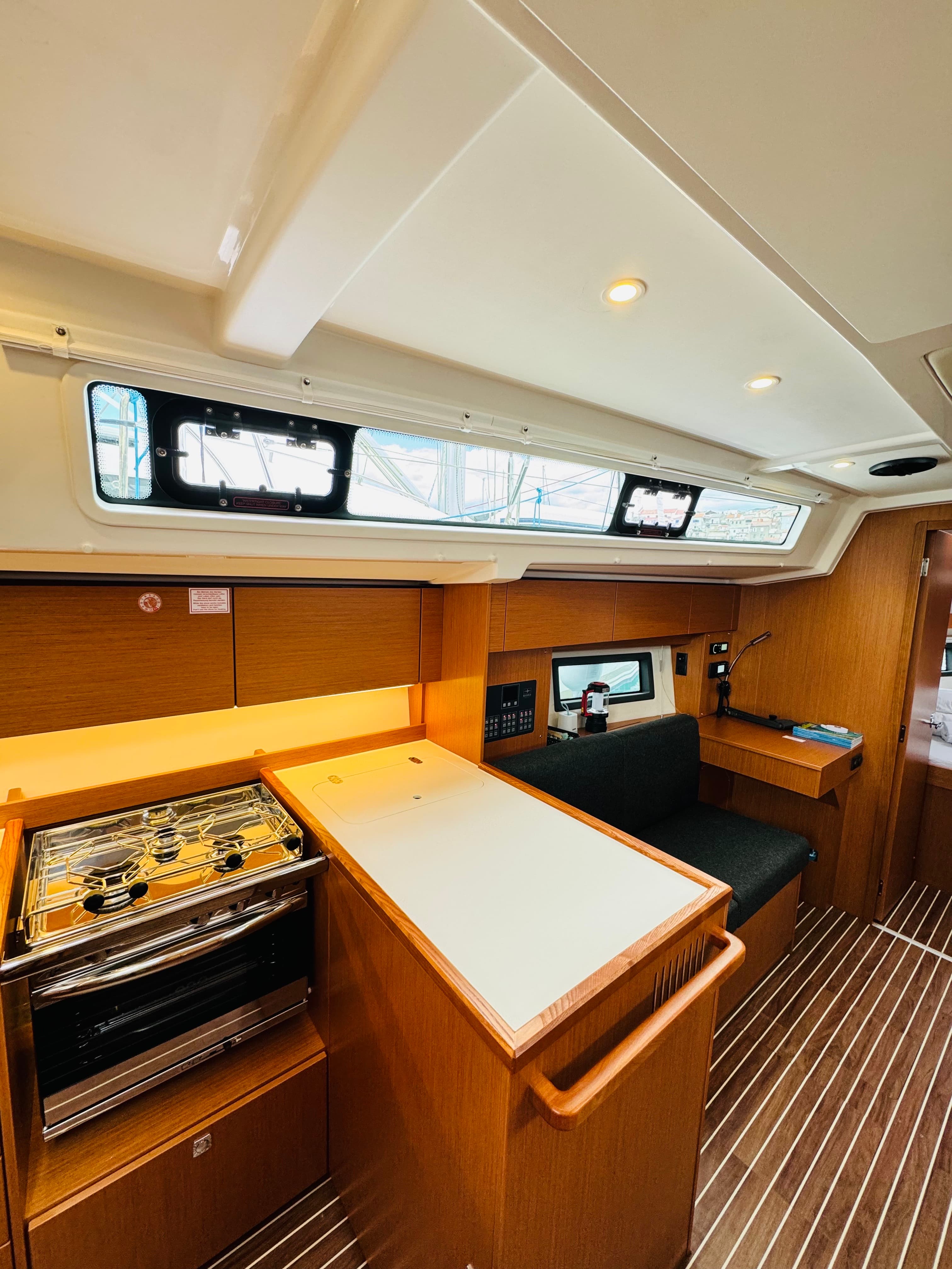 Bavaria C38 - photo 6