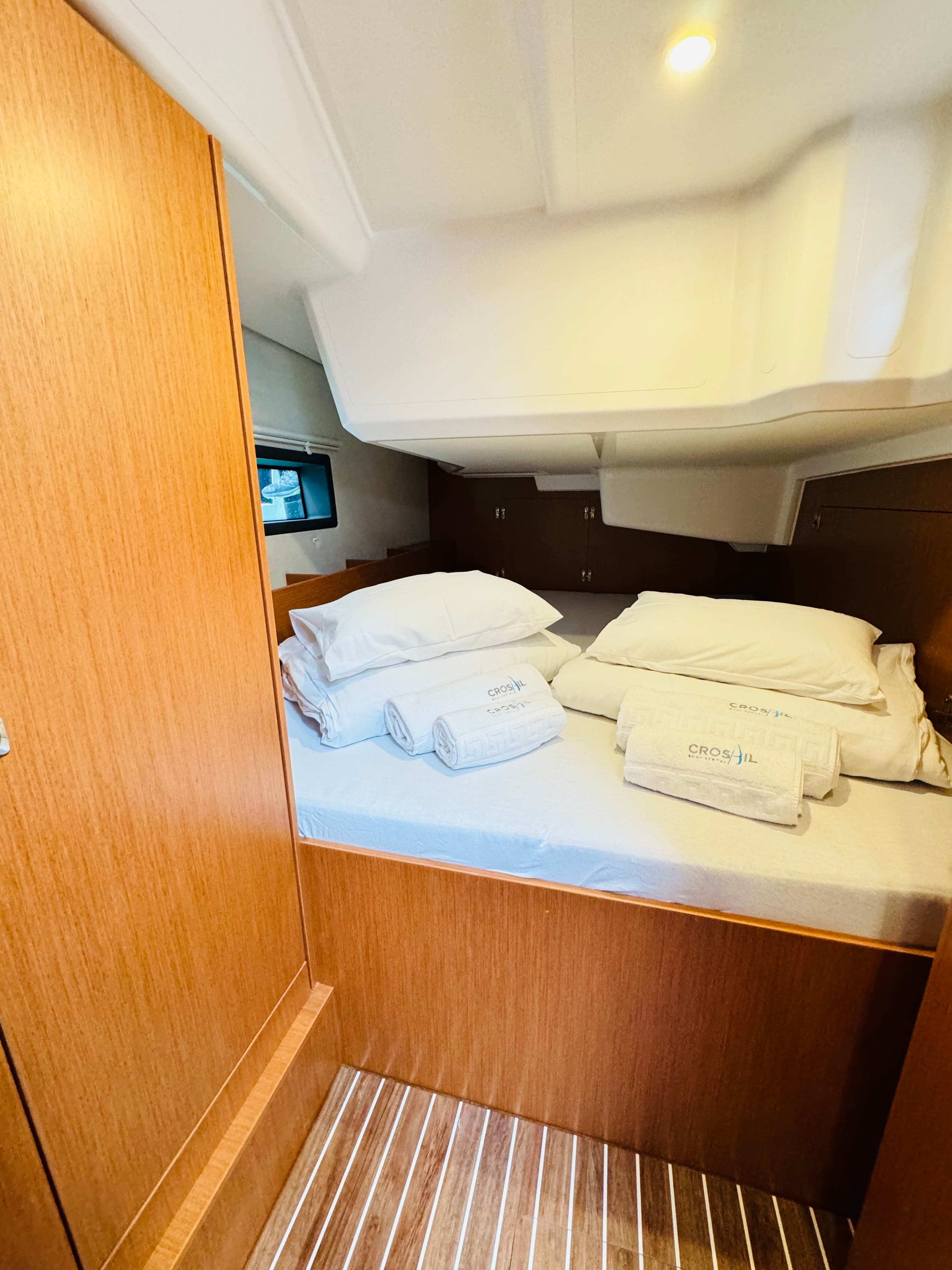 Bavaria C38 - photo 11