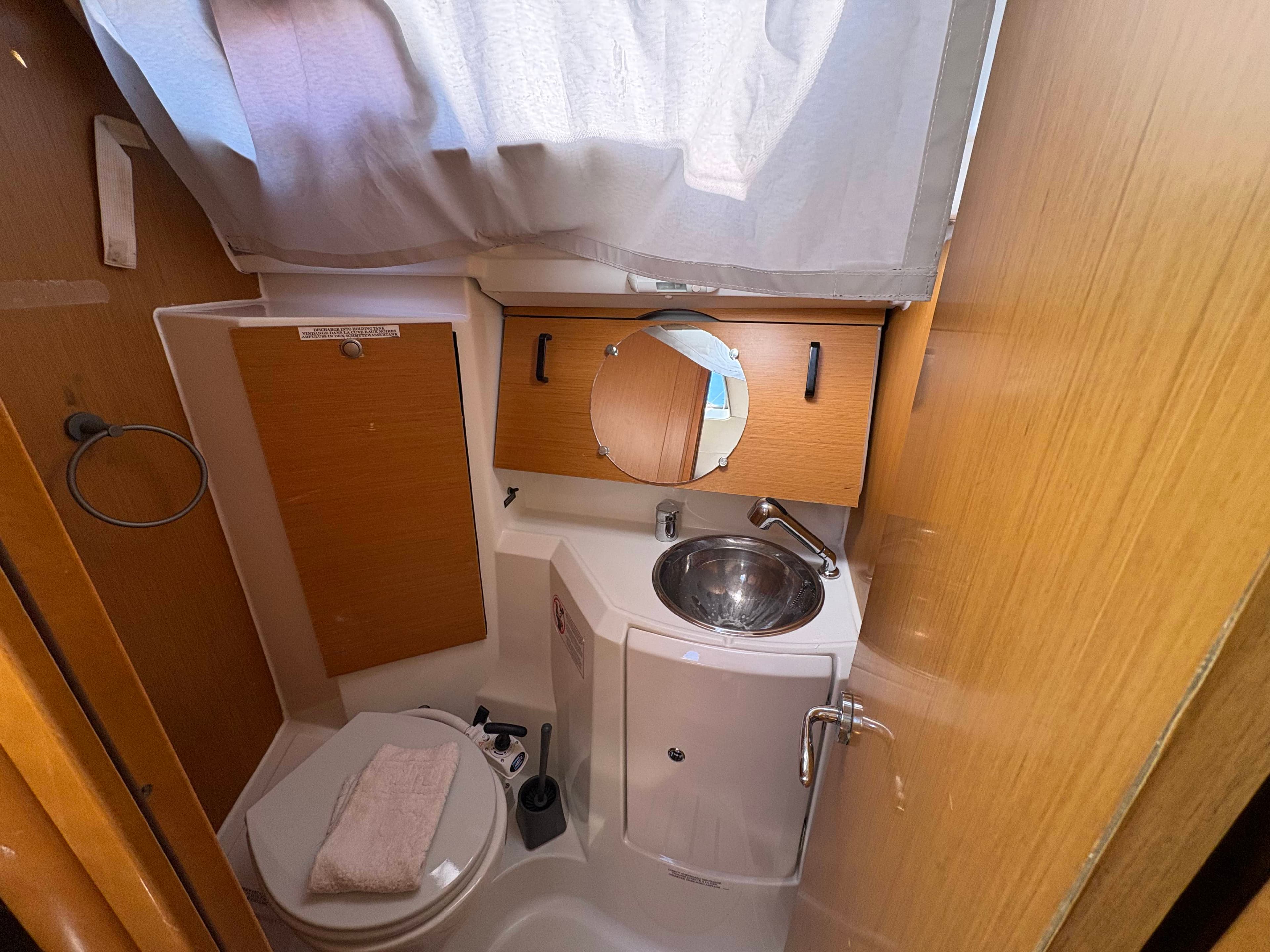 Sun Odyssey 36i - photo 7