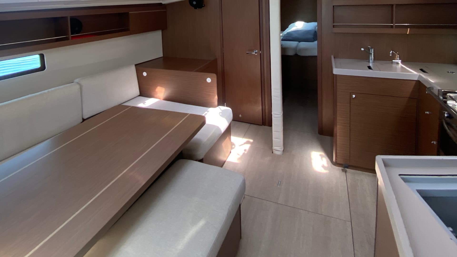 Oceanis 40.1 - photo 8