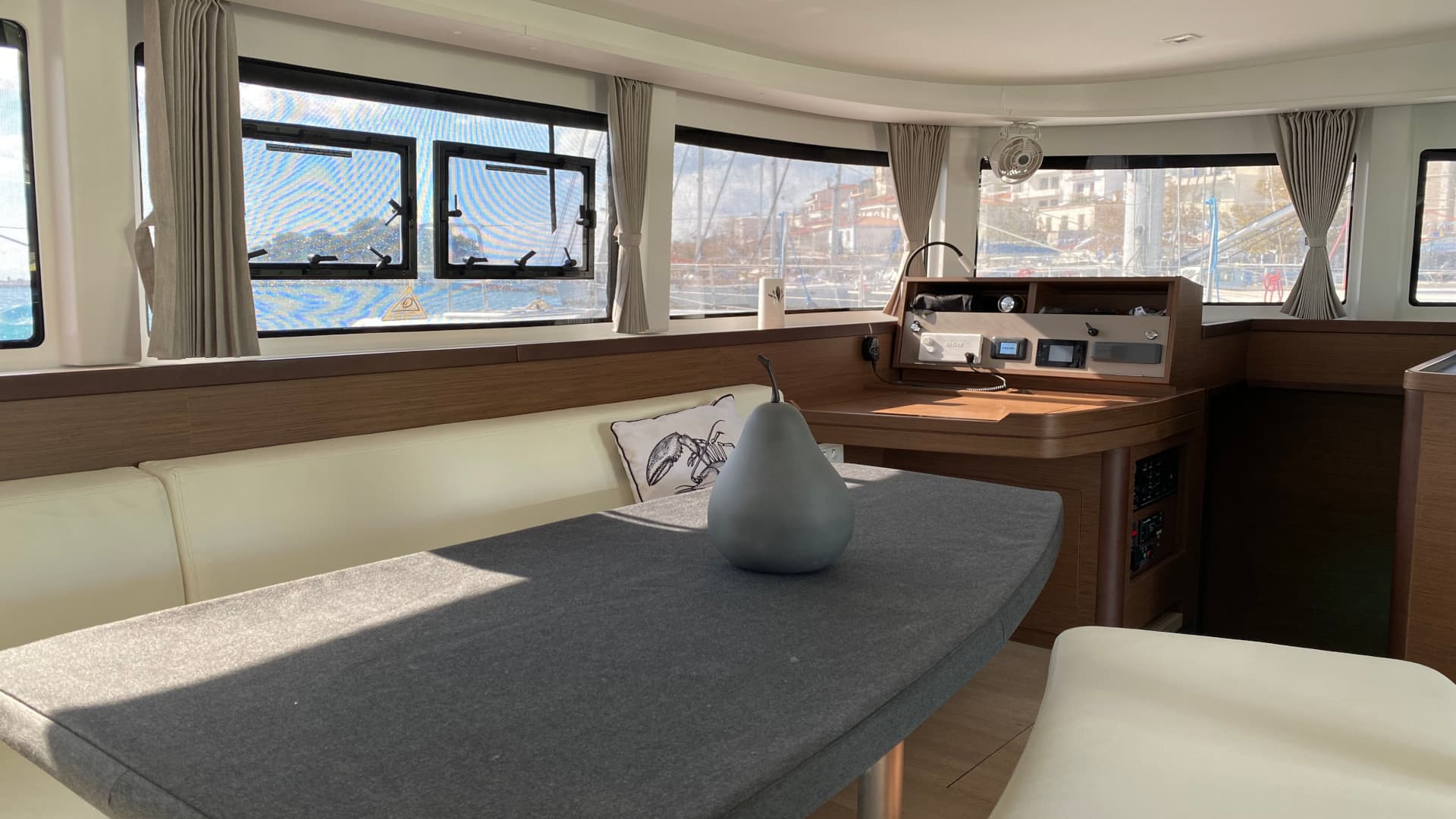 Lagoon 42 - photo 14