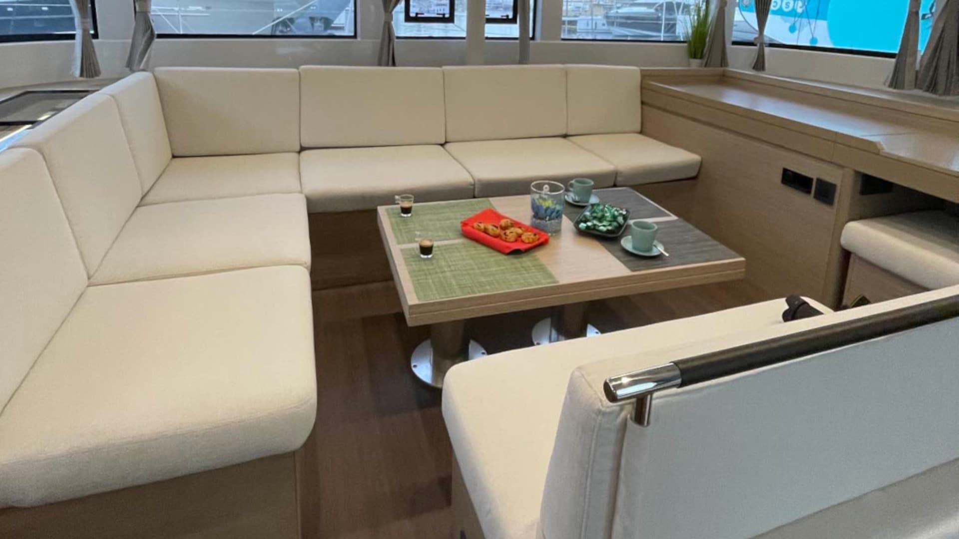 Lagoon 51 - photo 12