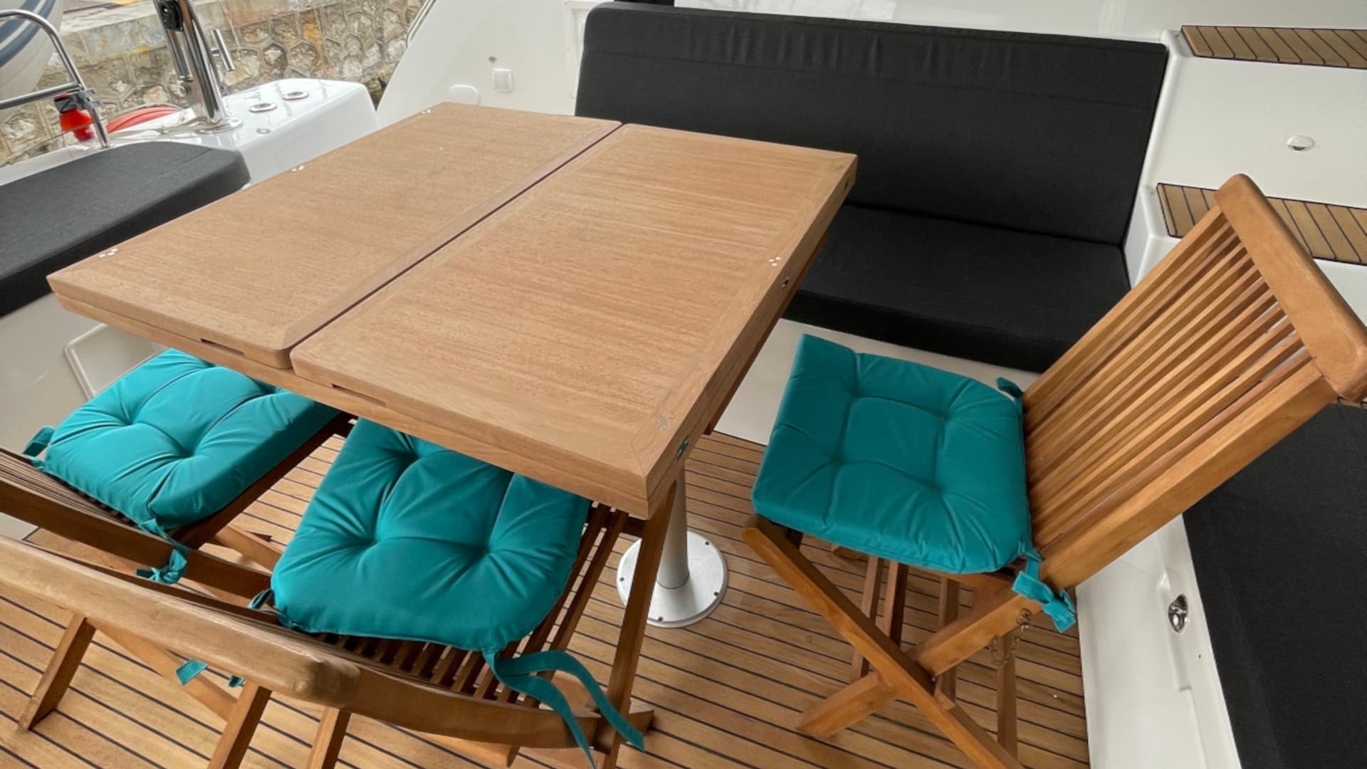 Lagoon 46  - photo 5