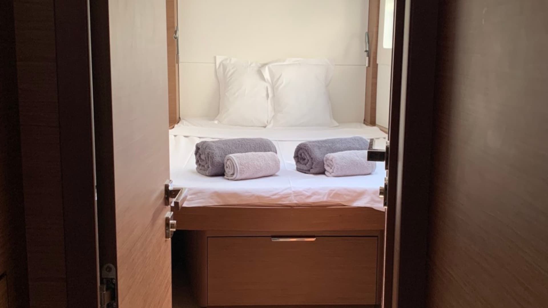 Lagoon 46  - photo 17