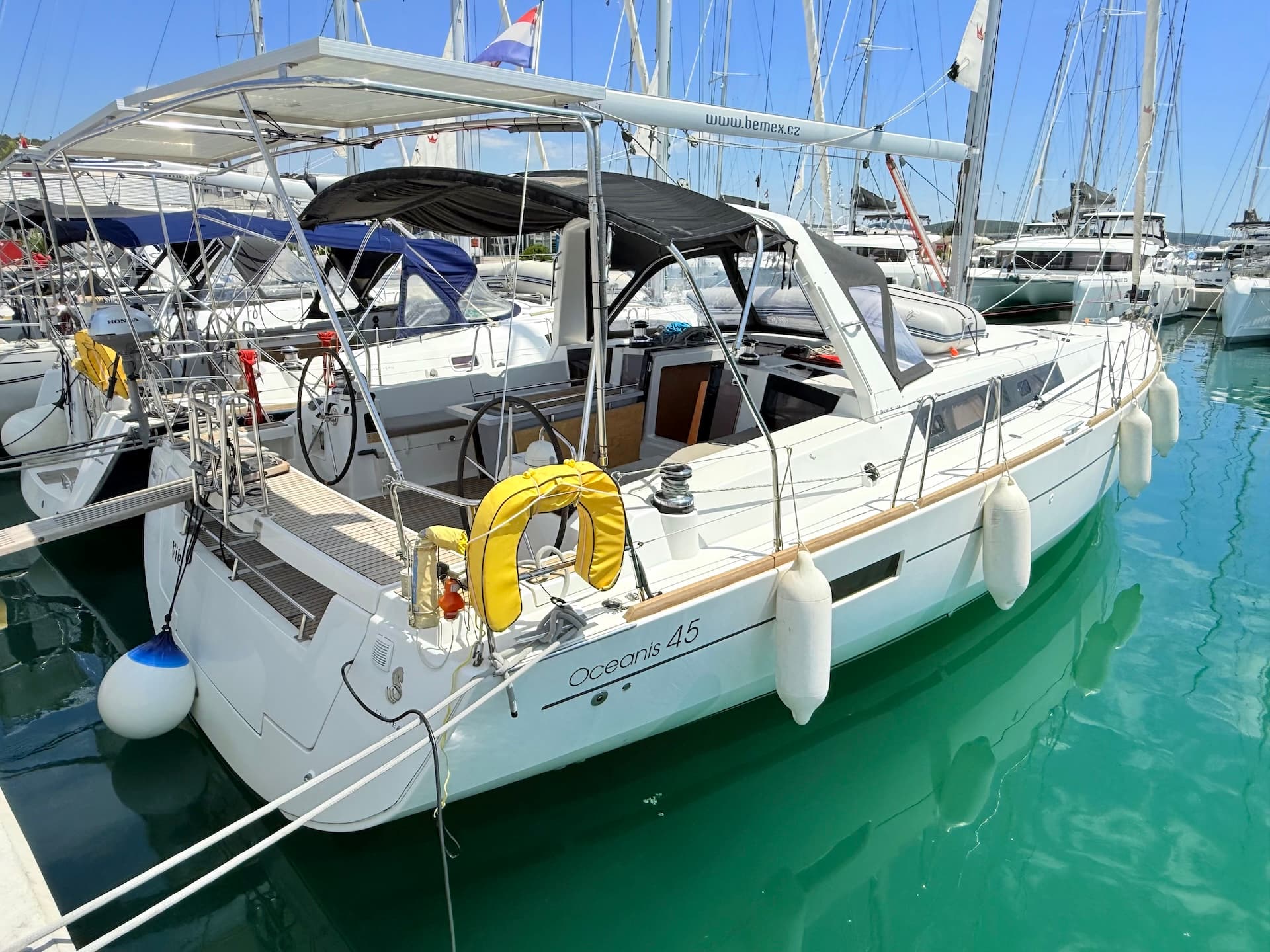 Oceanis 45 - photo