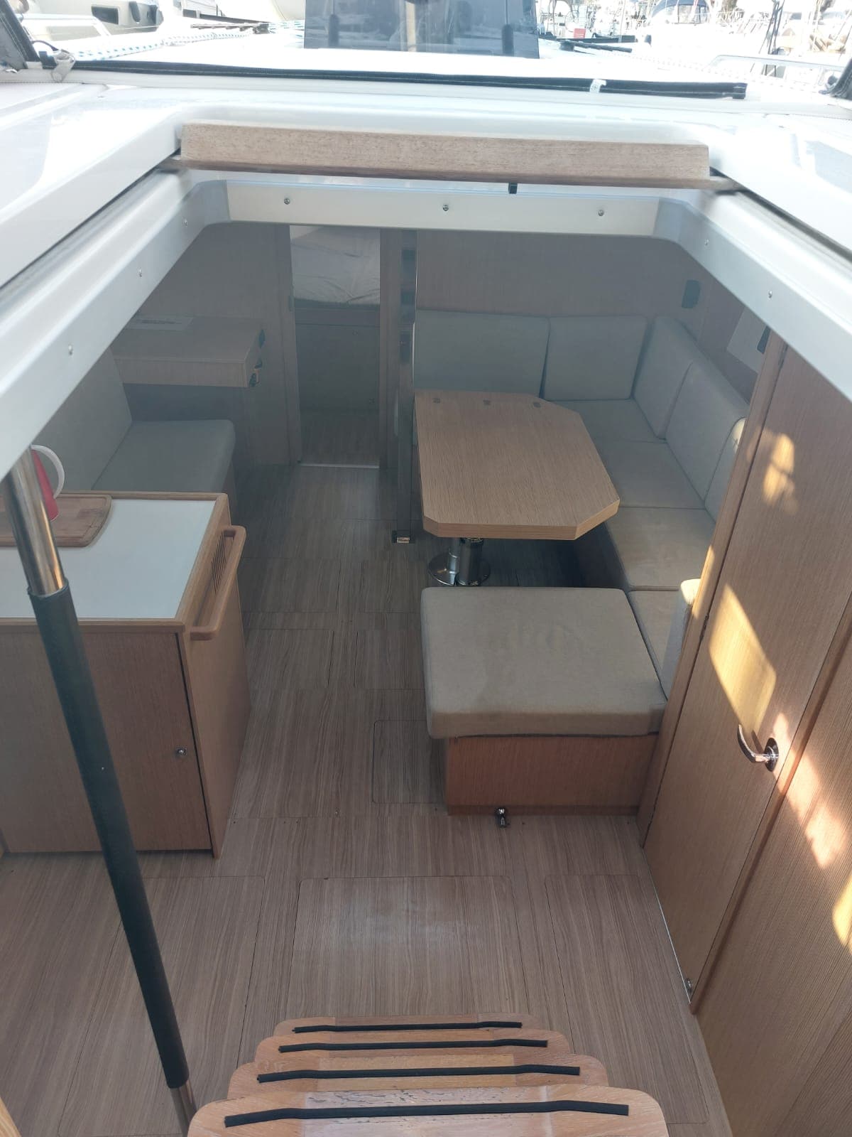 Bavaria C42 - photo 17