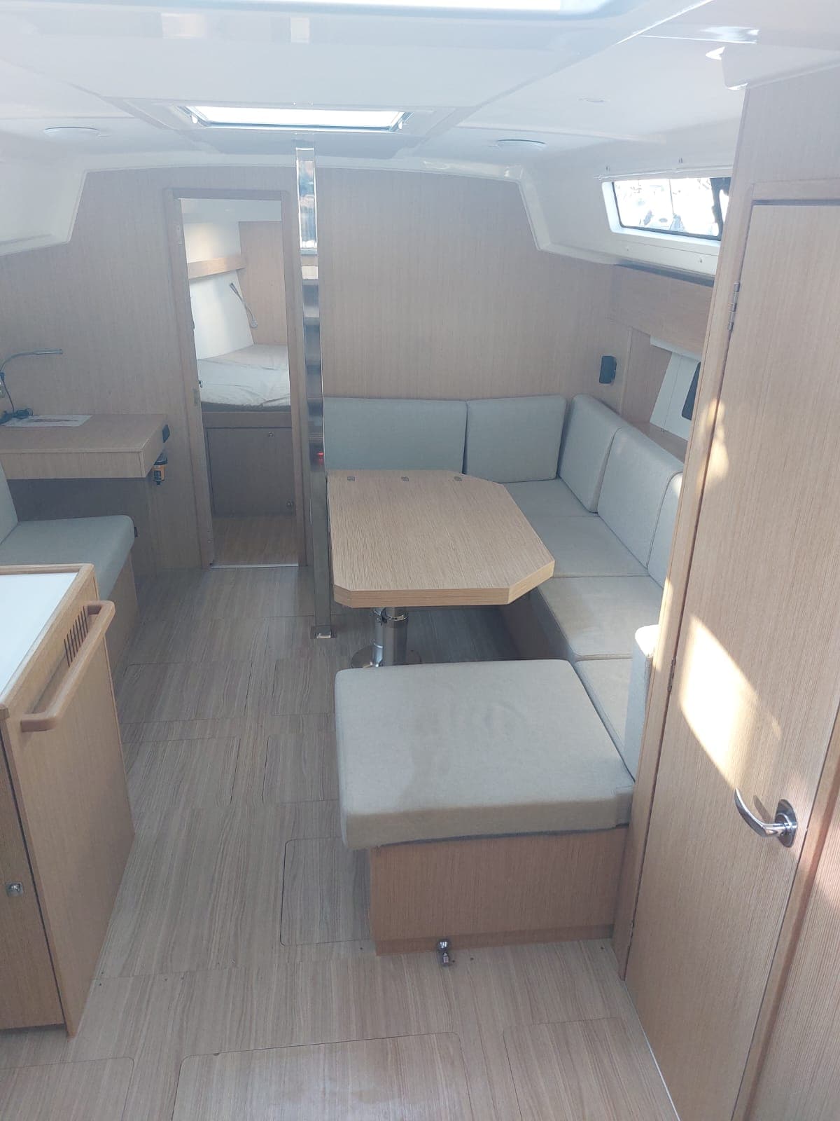 Bavaria C42 - photo 25