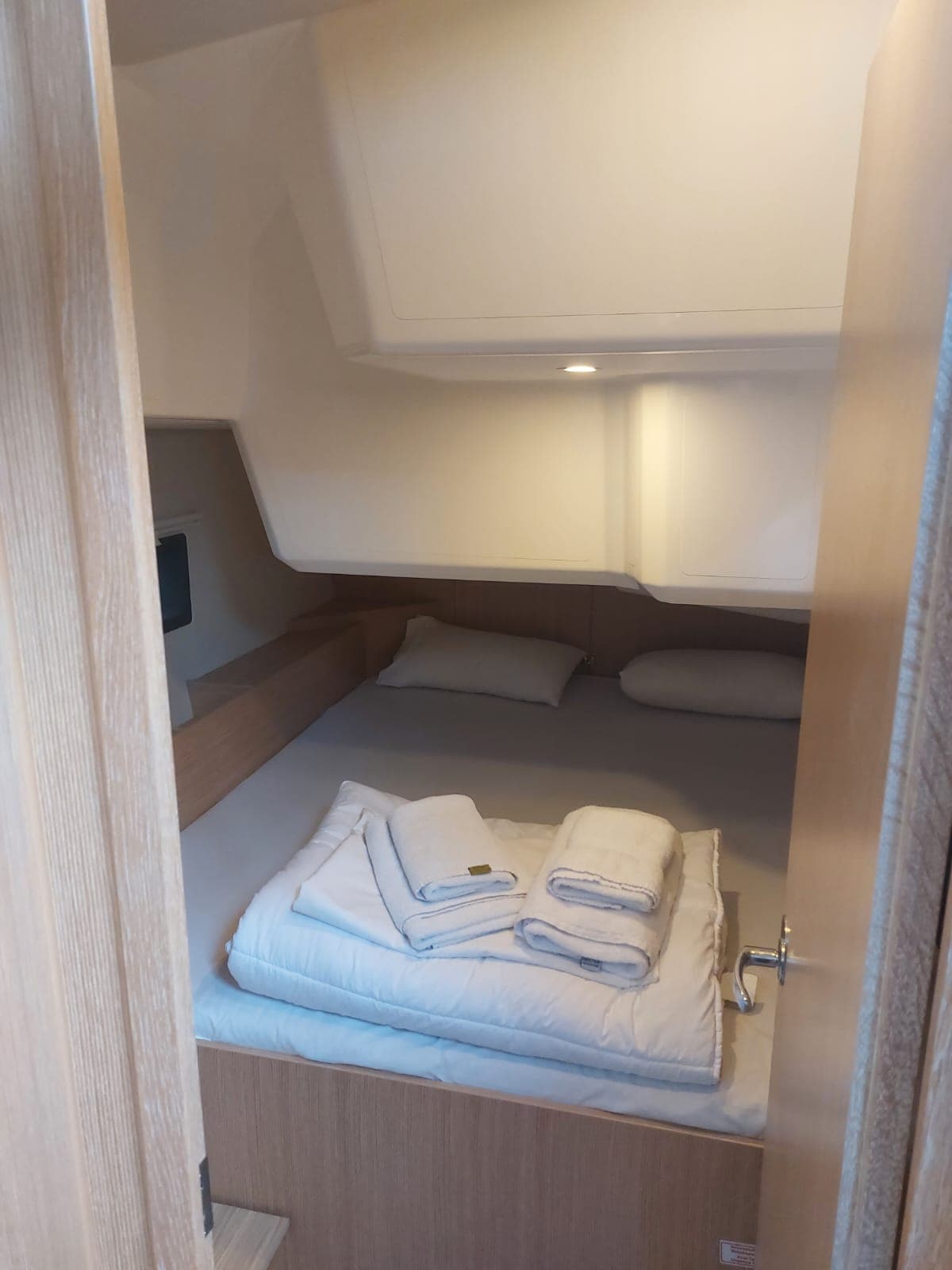 Bavaria C42 - photo 26