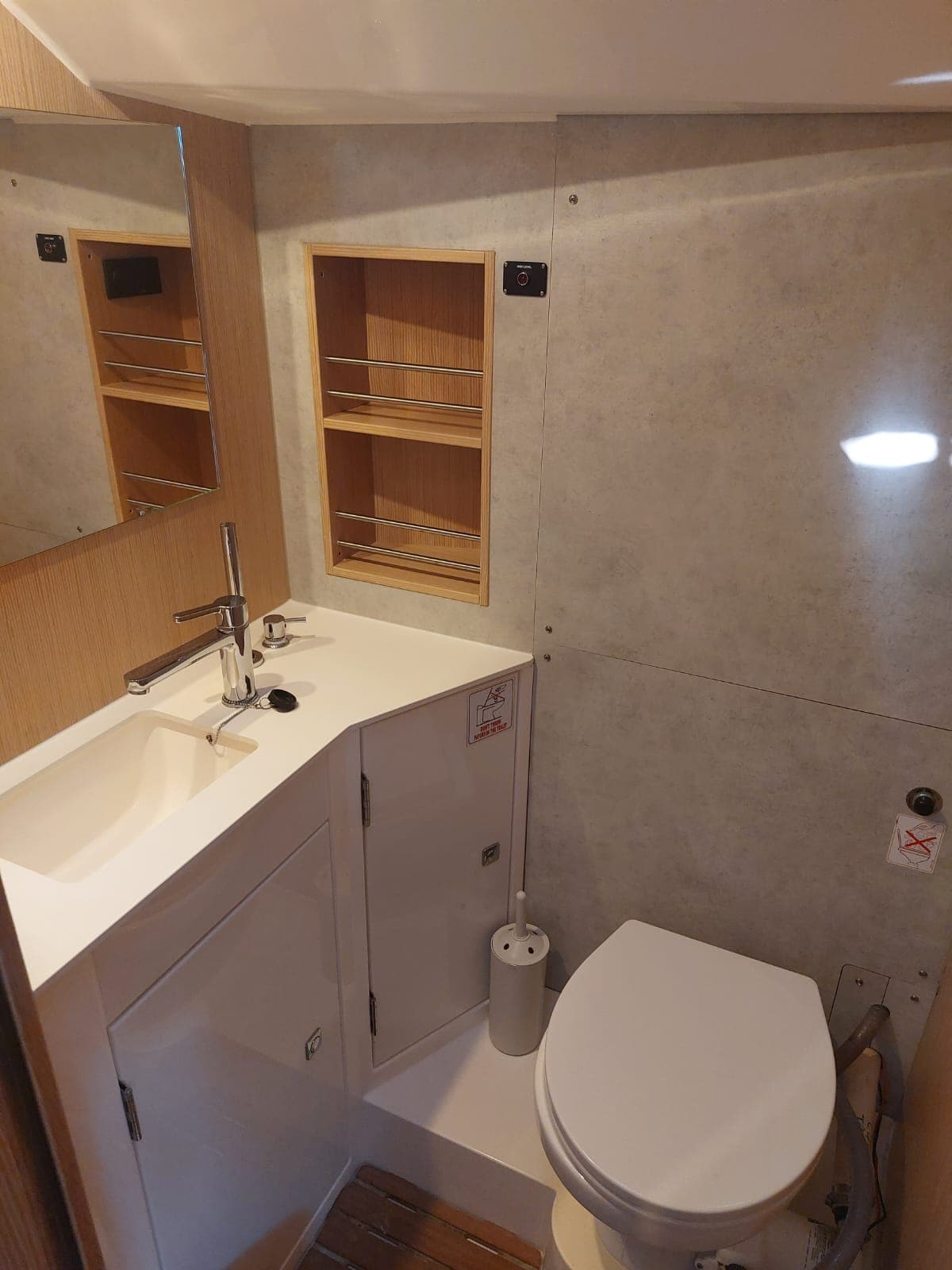 Bavaria C42 - photo 21