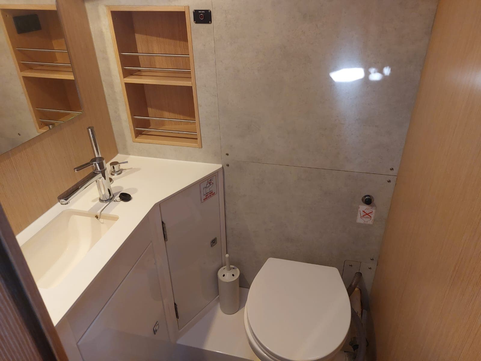 Bavaria C42 - photo 20