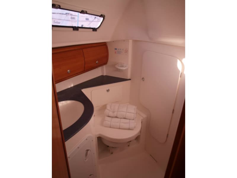 Bavaria 32 Cruiser - photo 10