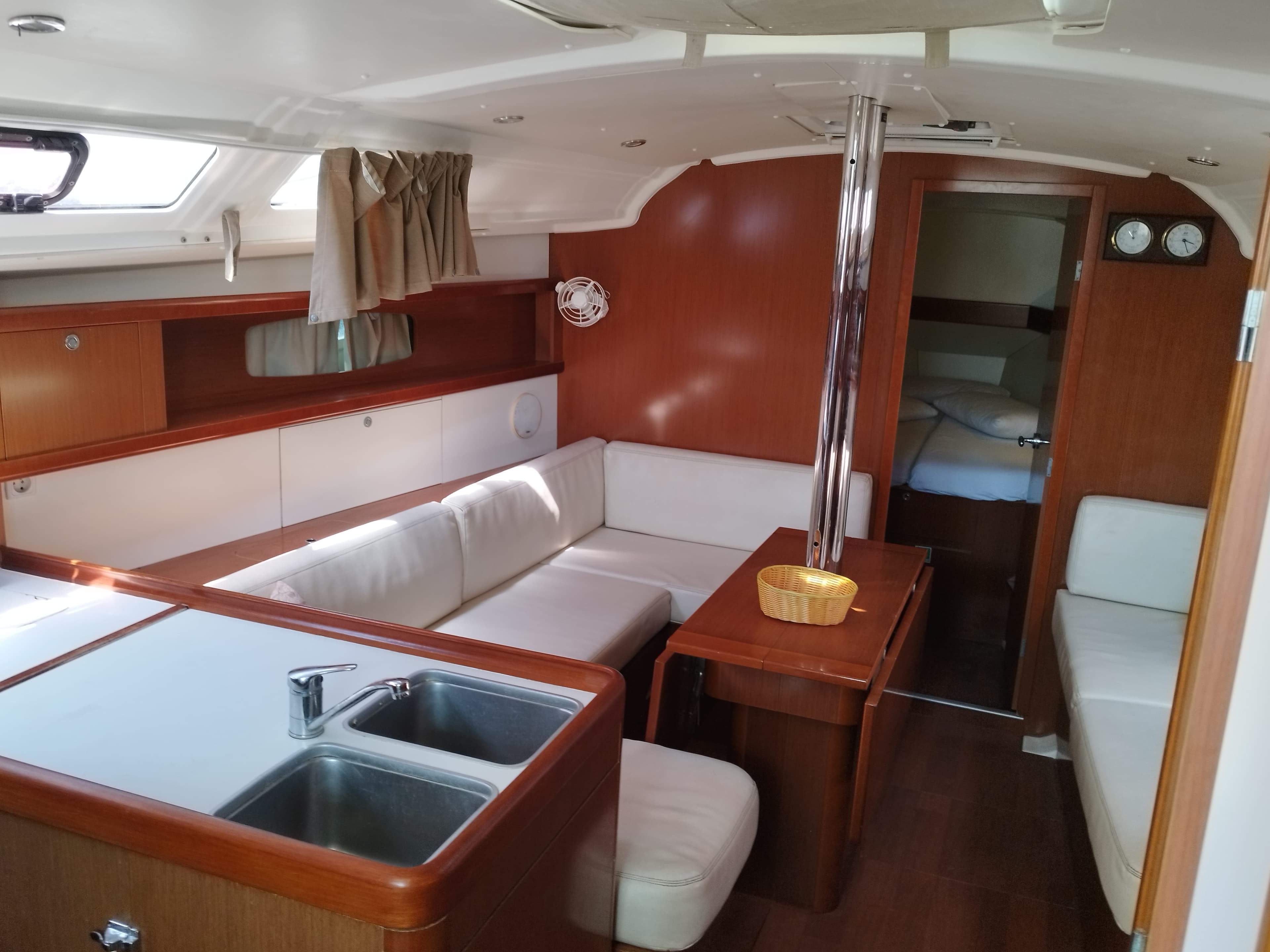 Oceanis 37 - photo 8