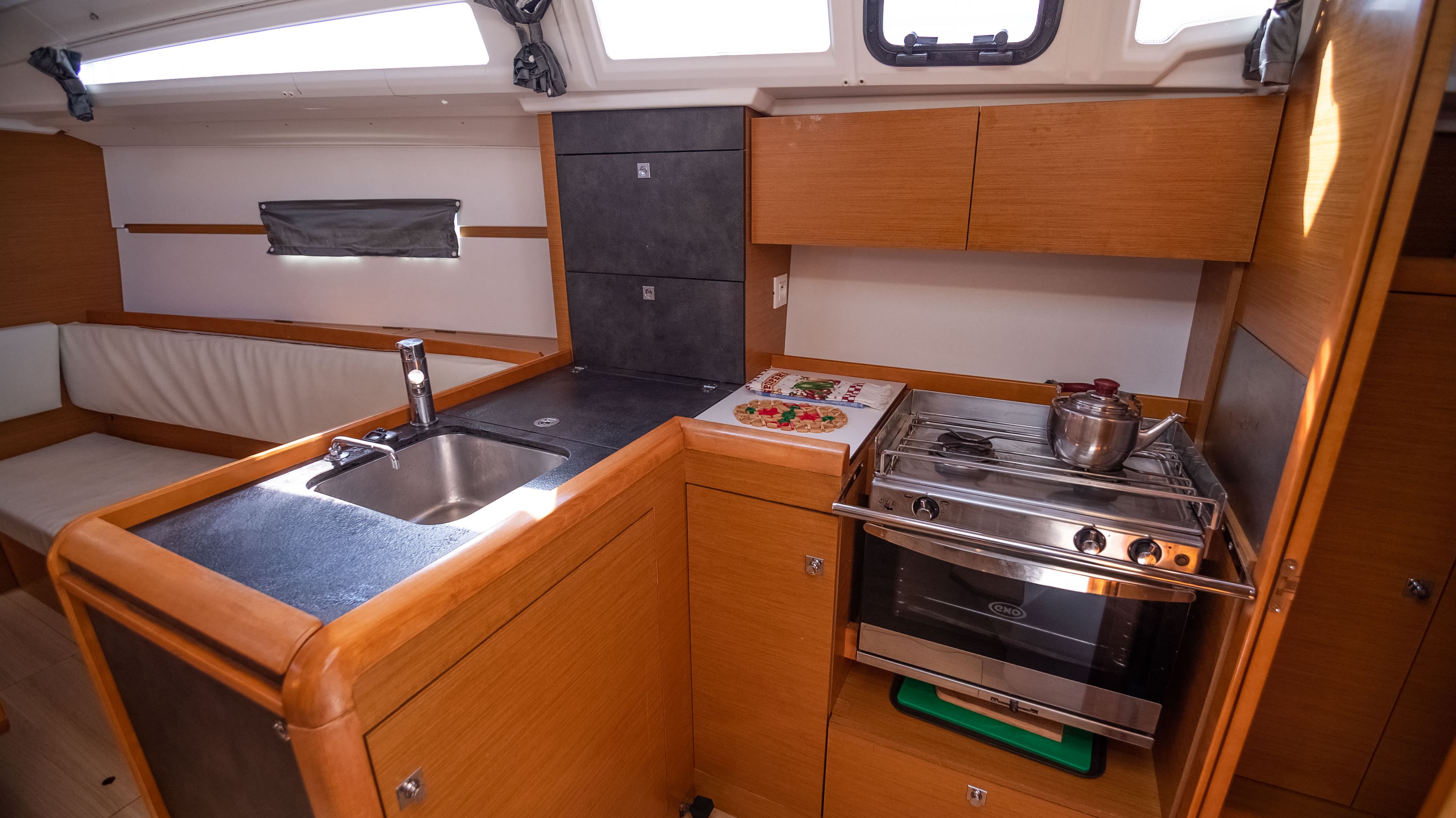 Sun Odyssey 349 - photo 10