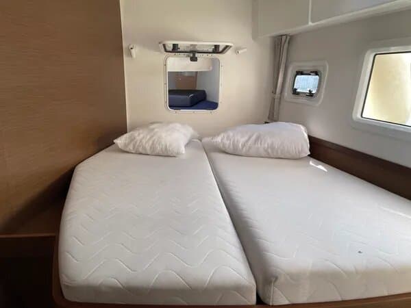 Lagoon 42 - photo 10