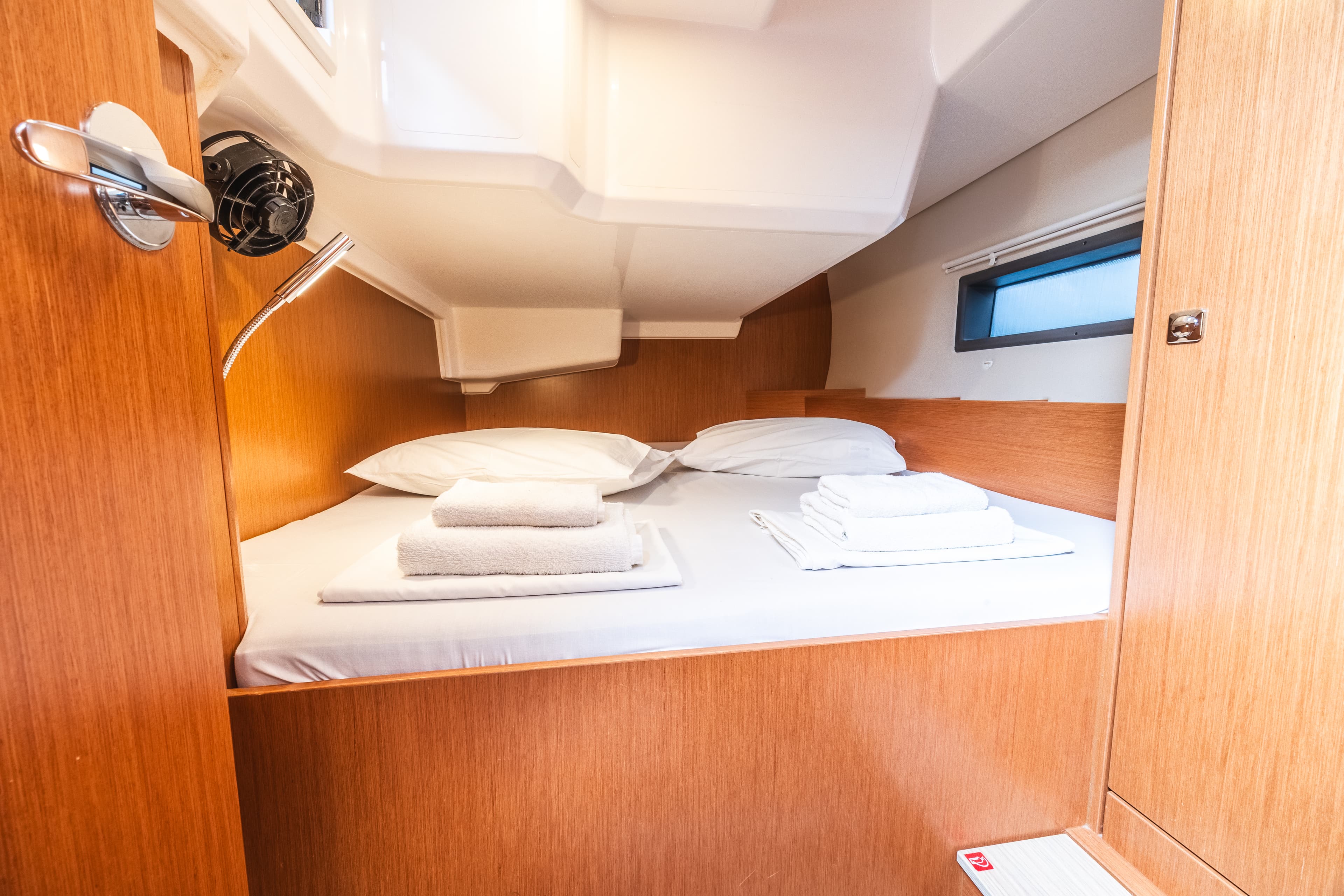 Bavaria C42 - photo 15